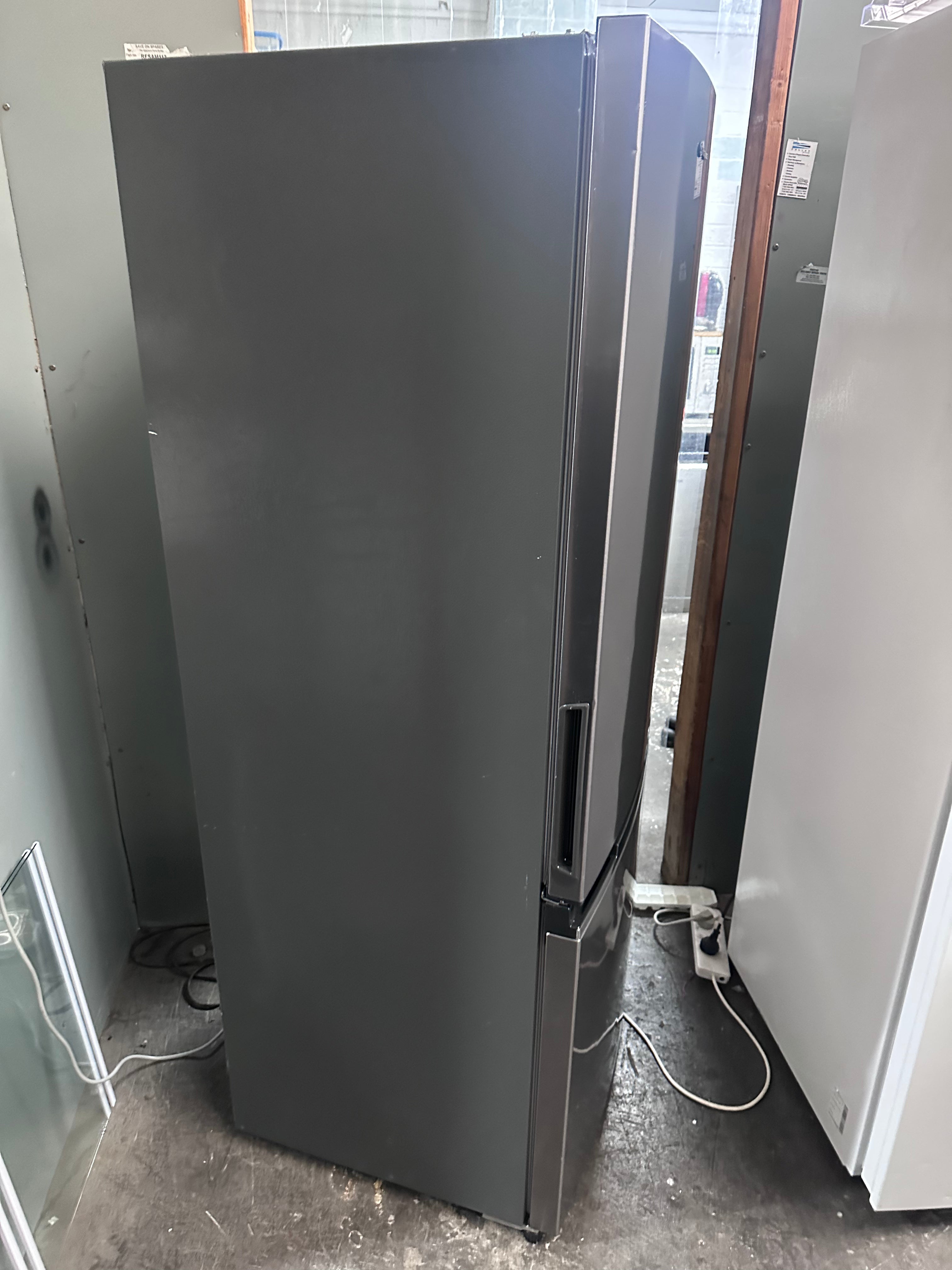 Westinghouse 317L Bottom Mount Frost Free Refrigerator - Energy Efficient, Spacious Design [Refurbished] - Perfect for Kitchens, Offices & Small Apartments