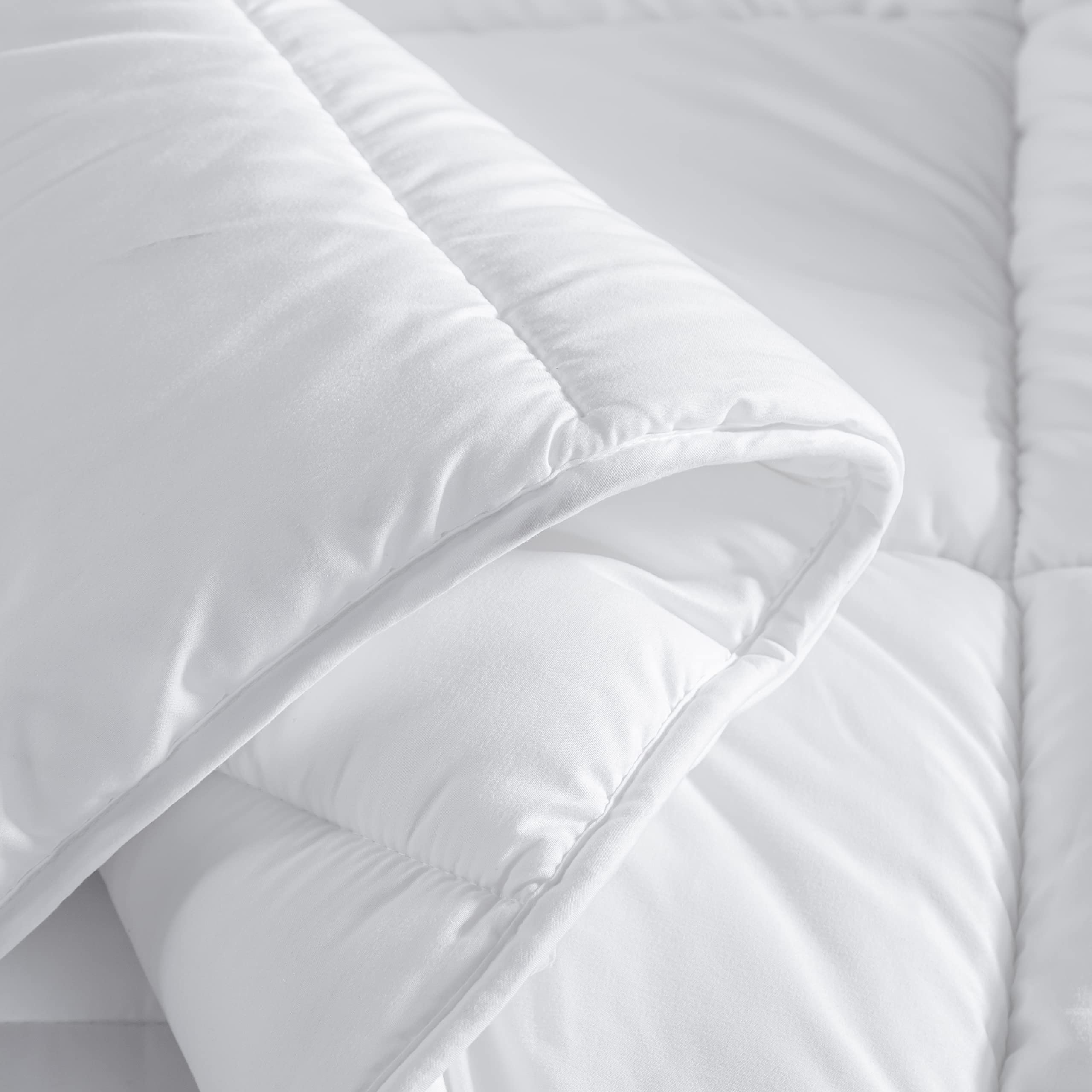 Extra Warm White Queen Size Down Alternative Comforter - Heavyweight All Season Fiberfill Duvet Insert 90x90 with Corner Tabs - Ultra Soft Brushed Microfiber Shell - Perfect for Winter Bedding & Cozy Home Decor