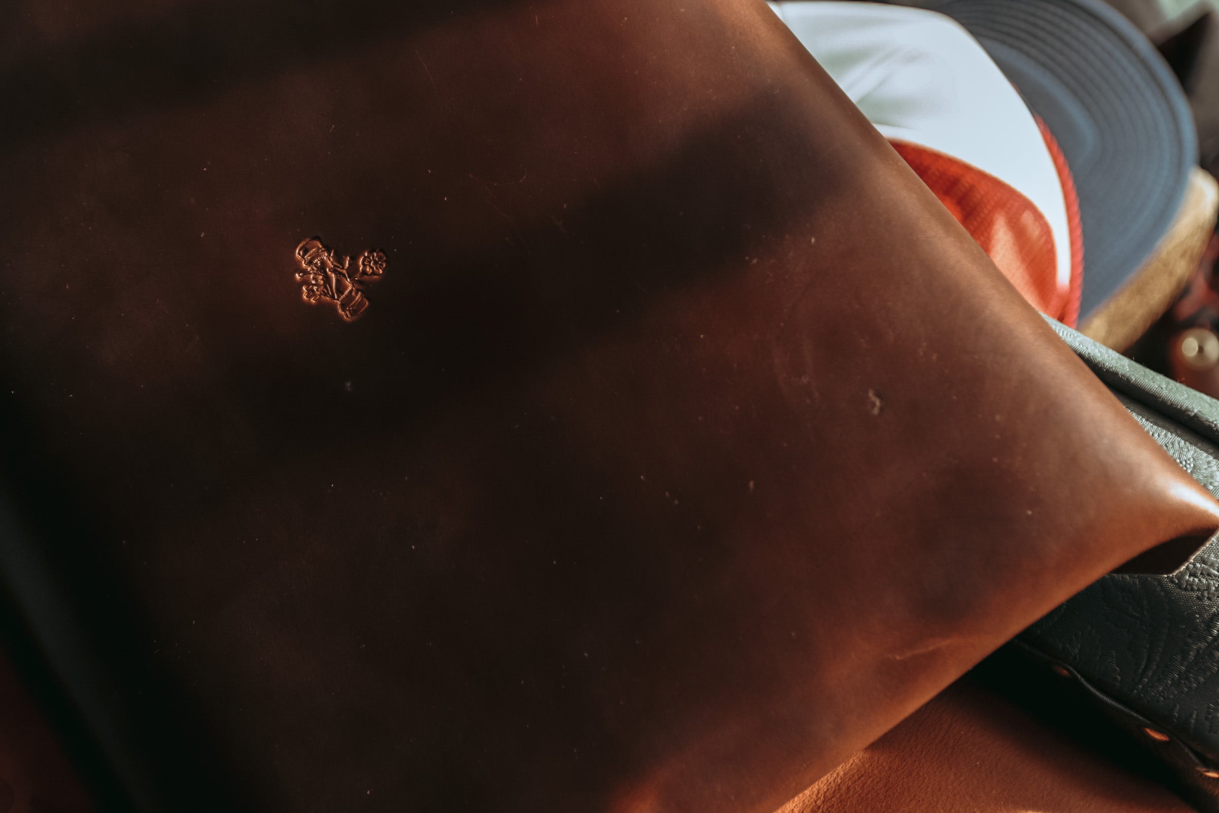 Premium Leather Portfolio Briefcase - Chicago Tan Genuine Leather Business Folder for Professionals | Ideal for Office, Meetings, and Corporate Gifts
