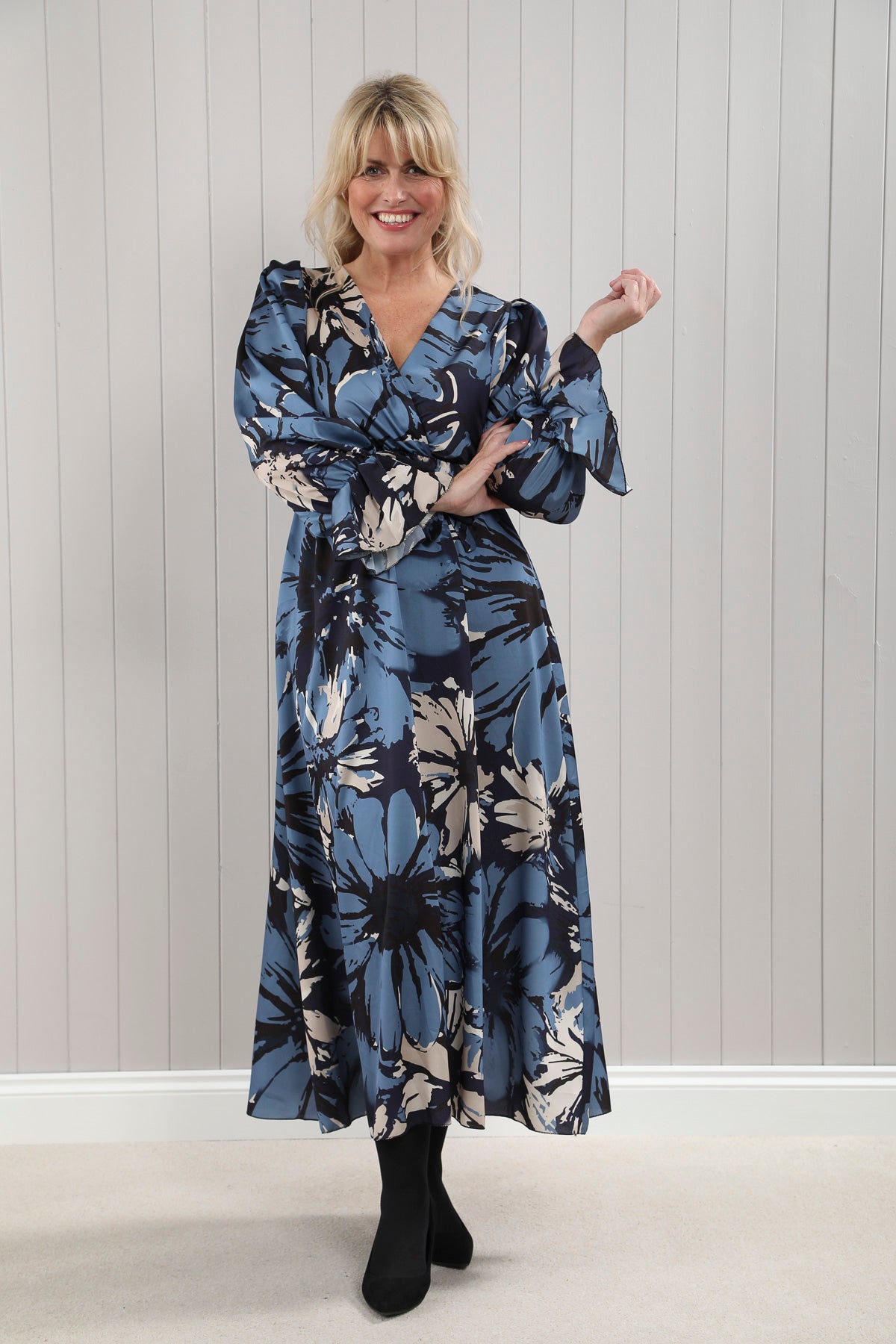 Elegant Satin Flute Cuff Dress for Women - Perfect for Evening Parties, Weddings & Special Occasions