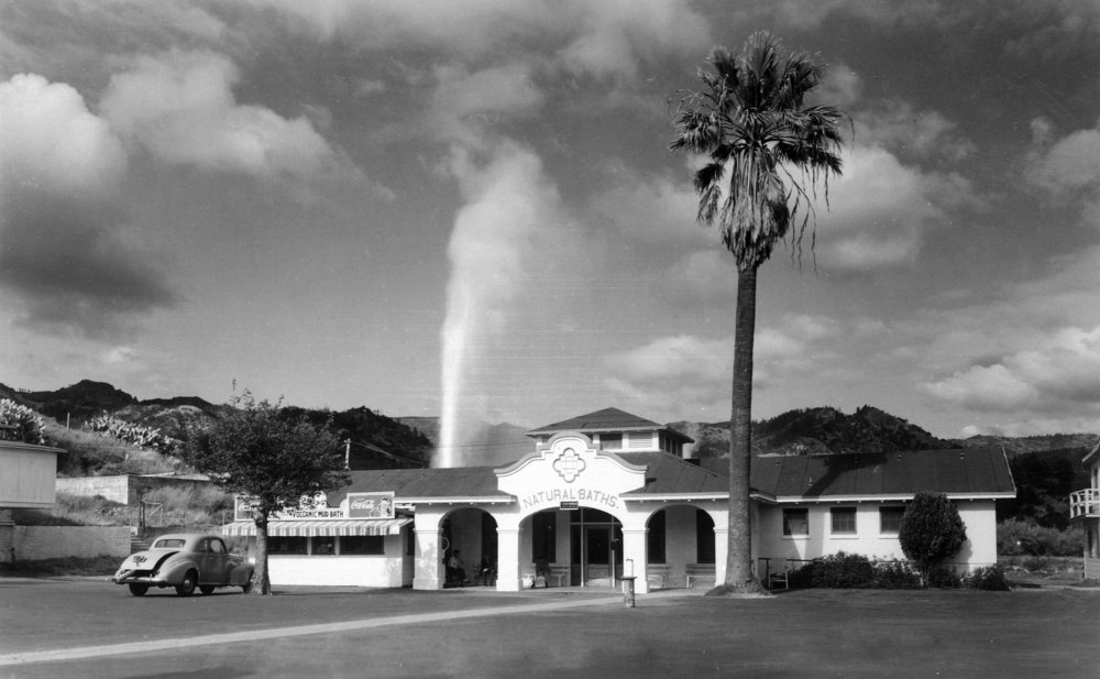 Calistoga, CA - Pacheteau Hot Springs Bathhouse 11802 Vintage Art Print (24x36 Signed Wall Decor Poster) - Perfect for Home Office, Living Room & Spa Themed Decor