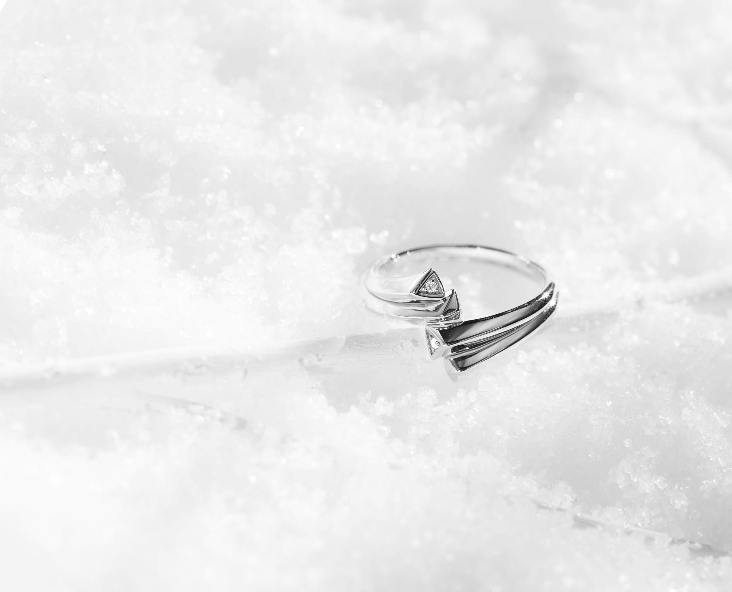Majade 14K White Gold Bridal Set – Handmade Diamond Wedding Ring Set for Couples, Matching Minimalist Engagement Bands – Perfect for Proposals, Anniversaries & Romantic Occasions