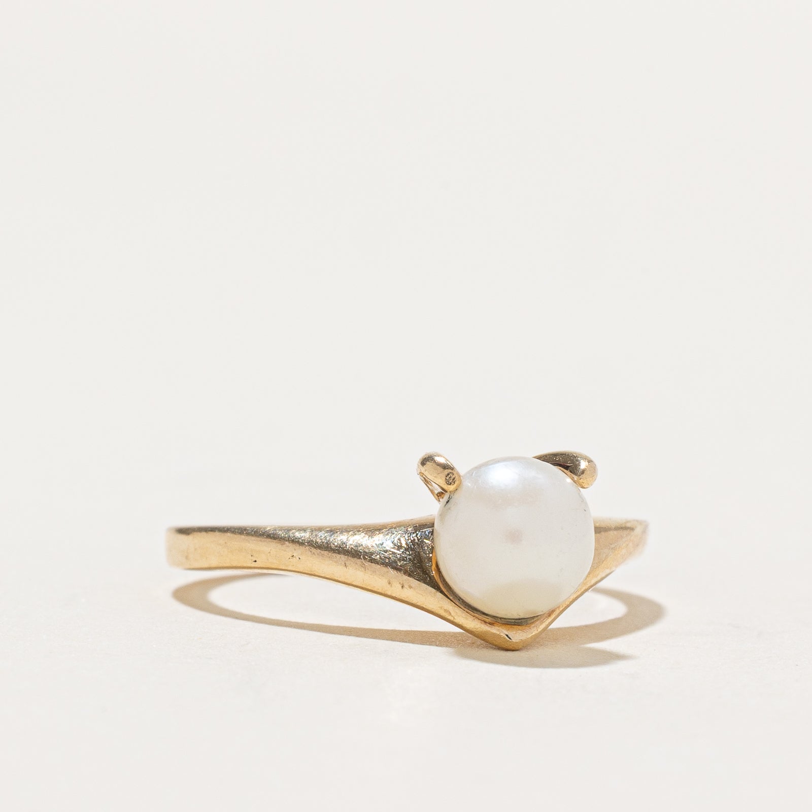 Birks Solitaire Pearl Chevron Ring - Size 6.25 | Elegant Pearl Jewelry for Women, Perfect for Weddings, Anniversaries & Special Occasions