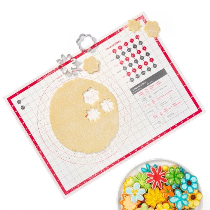OXO Silicone Pastry Mat - Non-Stick Baking Mat for Cookies, Pies & Pastries - Perfect for Rolling Dough, Decorating Cakes & Kitchen Counter Protection