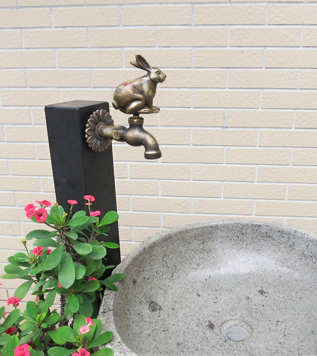 Premium Brass Rabbit Garden Faucet - Outdoor Water Spigot with Vintage Design - Perfect for Garden, Yard, and Patio Use