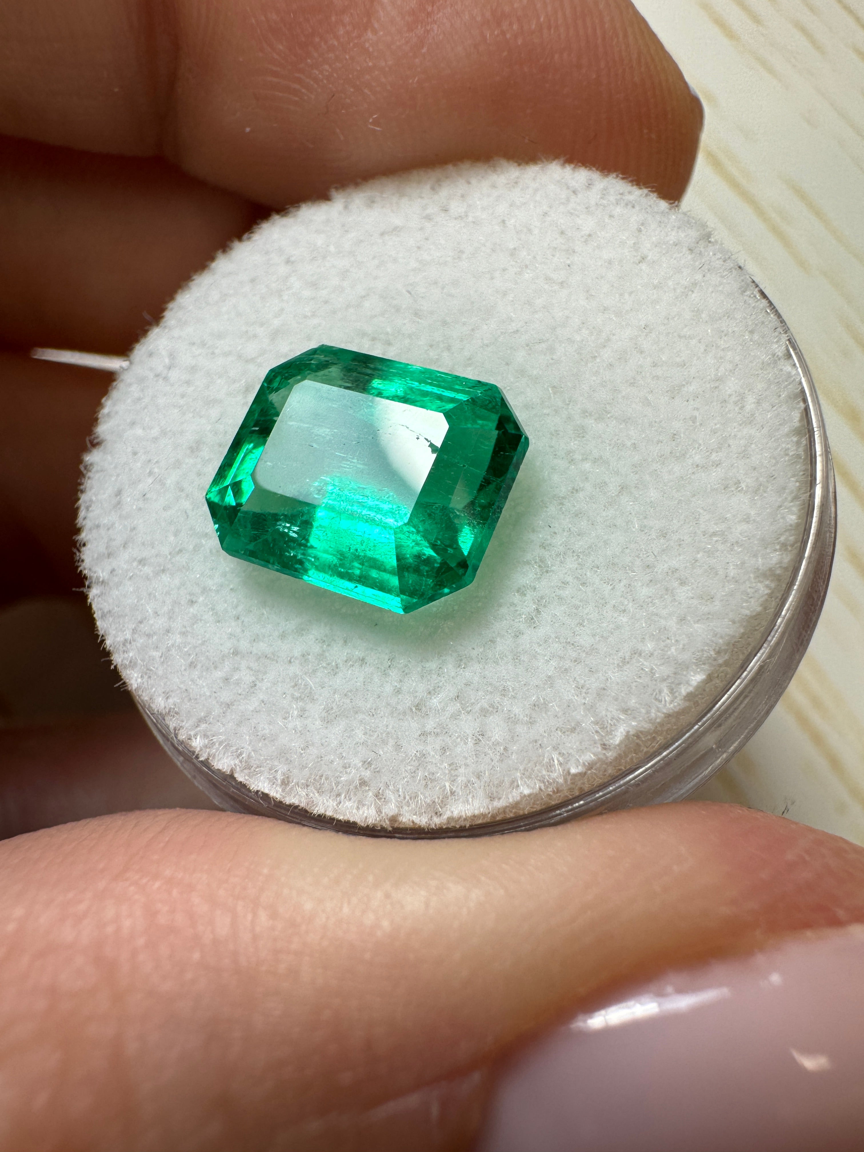 3.61 Carat 10x9mm Vivid Green Natural Colombian Loose Emerald - Emerald Cut Gemstone for Jewelry Making, Engagement Rings & Luxury Gifts