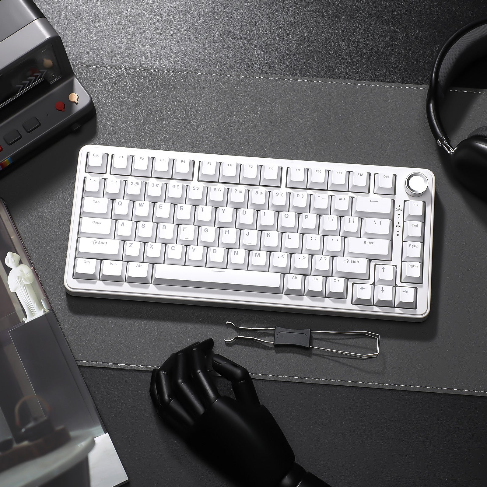 YUNZII B75 Wired RGB Mechanical Gaming Keyboard - 104 Keys with Customizable Backlight, Ergonomic Design for PC, Mac, Laptop - Perfect for Gaming, Typing, and Office Work
