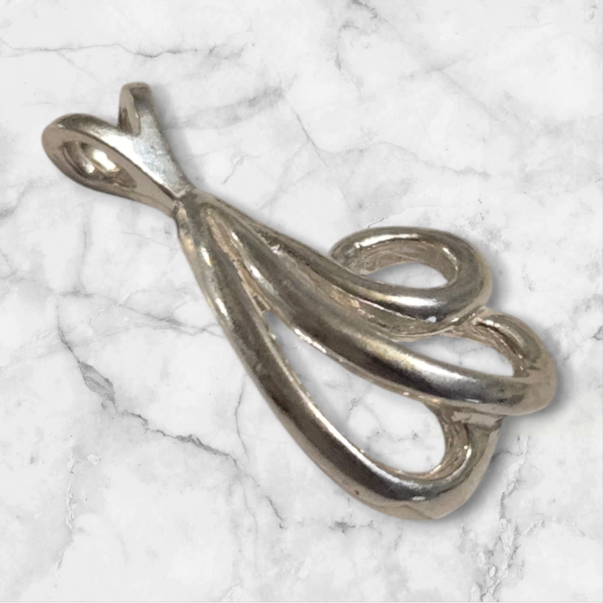 Free Form Pendant with 18