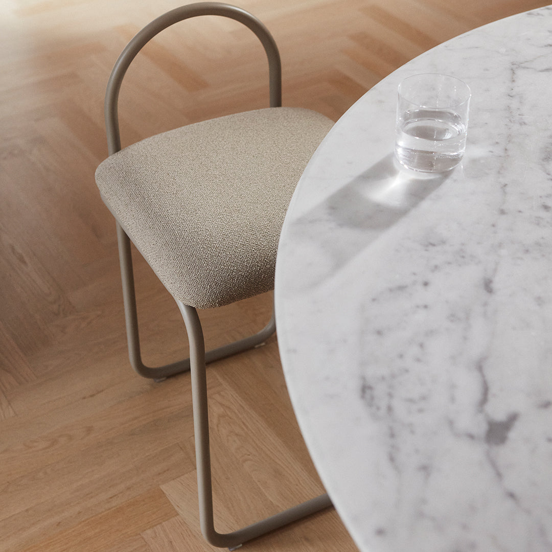AYTM Angui Chair - Modern Ergonomic Lounge Chair for Living Room, Office & Reading - Comfortable Mid-Century Design with Wooden Legs