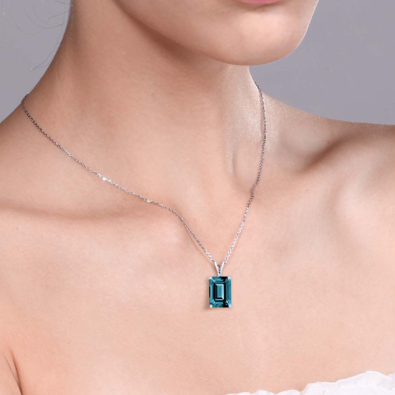 Gem Stone King 925 Sterling Silver Emerald Cut 14X10MM Birthstone Necklace for Women | 18 Inch Silver Chain Pendant | Perfect Gift for Birthday, Anniversary & Mother's Day