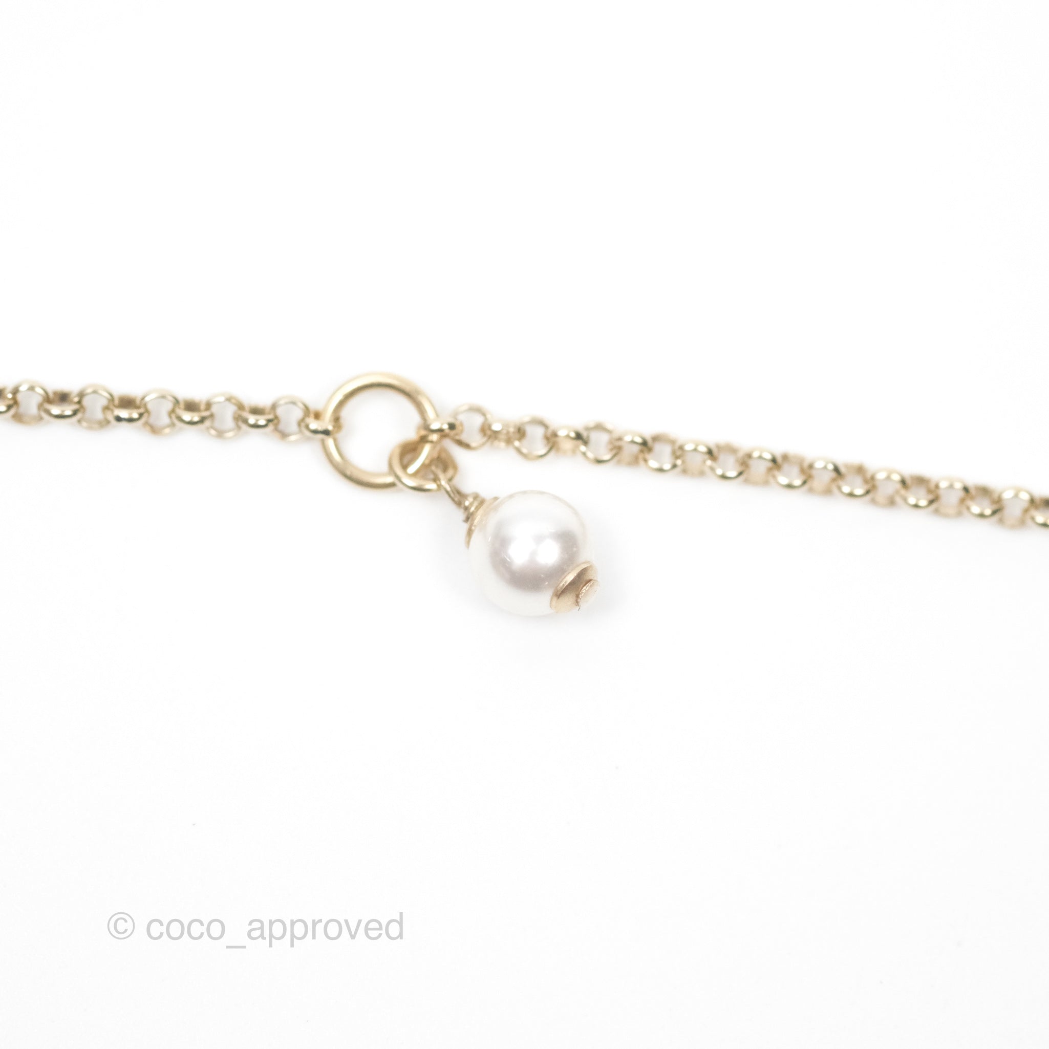 Chanel CC Pearl Necklace in Gold Tone 20K - Elegant Fashion Jewelry for Women, Perfect for Parties, Weddings & Special Occasions