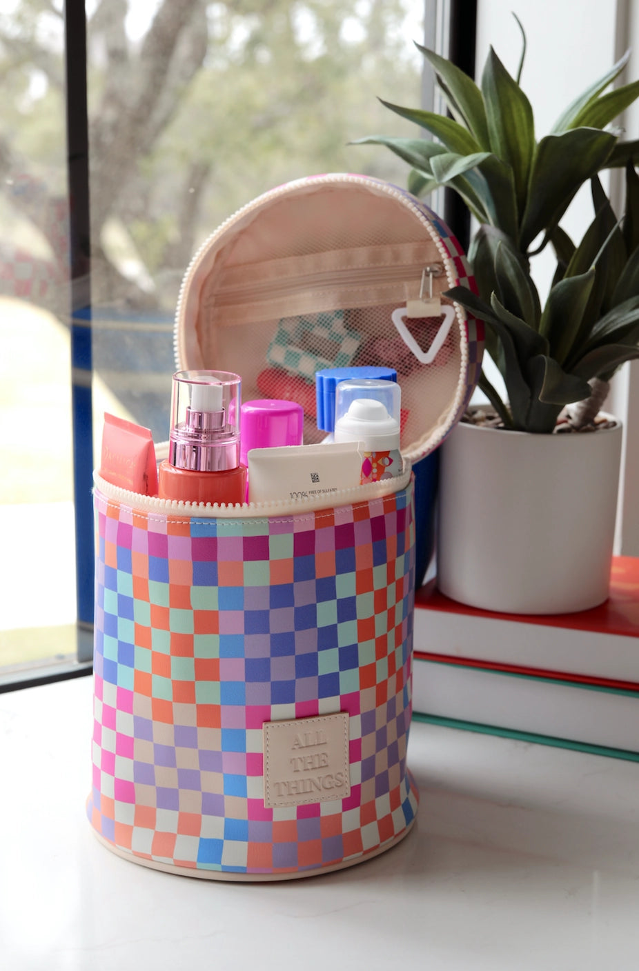 Premium Checkered Toiletry Bag - Barrel Organizer for Travel Essentials | Perfect for Camping, Gym & Weekend Getaways
