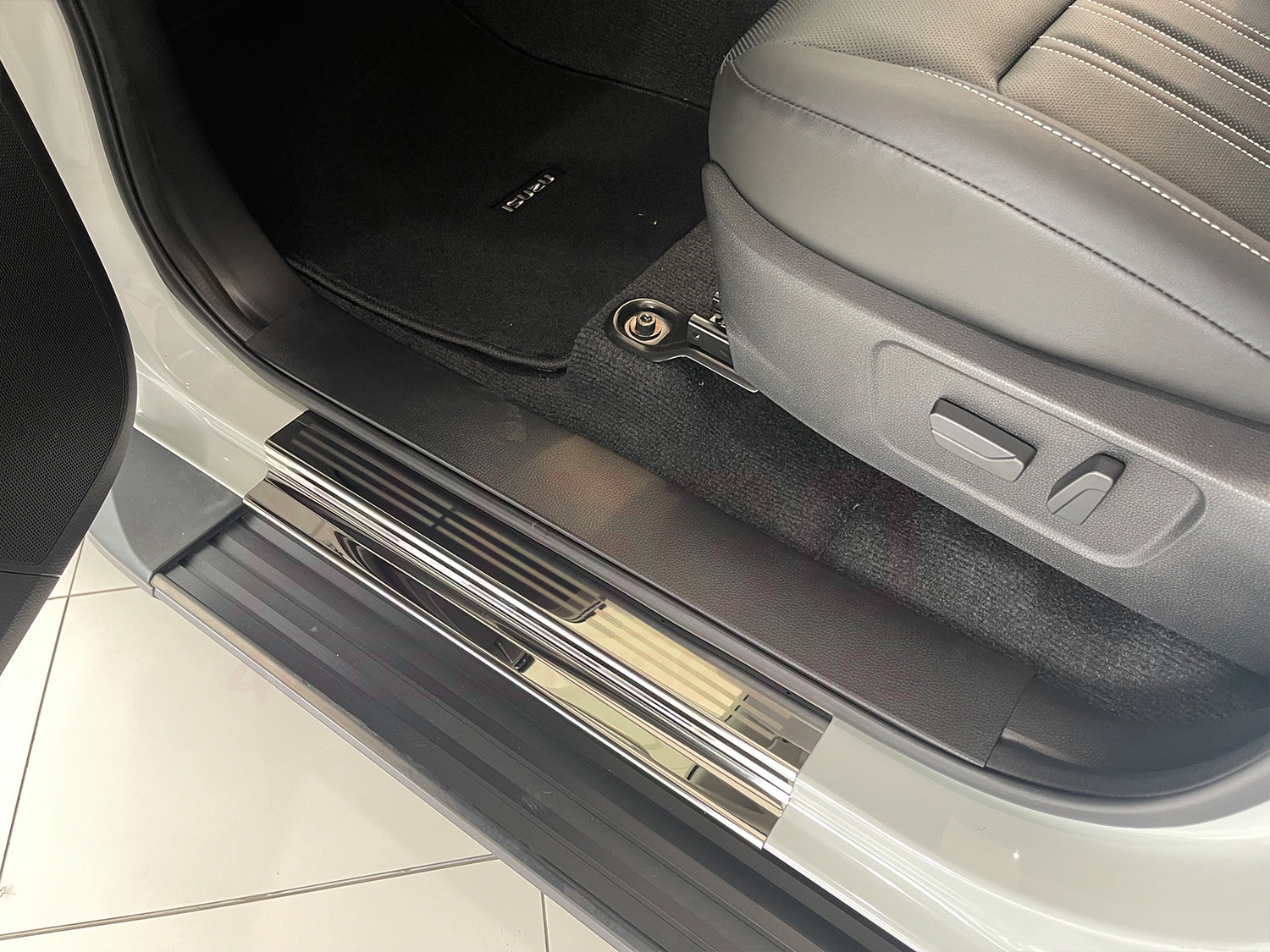 Premium Stainless Steel Door Sill Protector for ISUZU MU-X 2021-2024 Models - Durable Scratch Guard for Car Interior Protection - Perfect for Off-Road Adventures & Daily Commutes