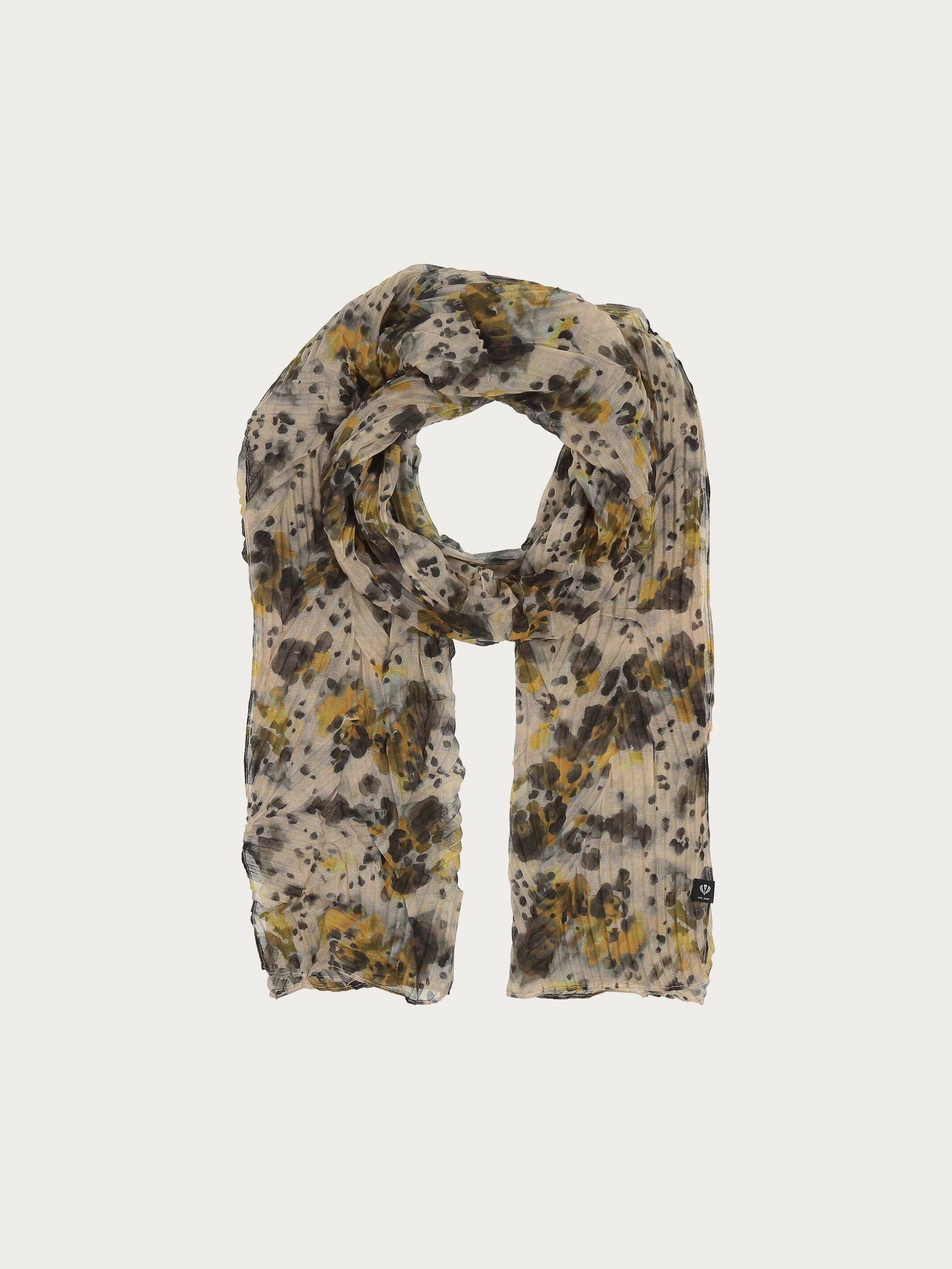 Eco-Friendly Modern Leo Plissé Scarf - Sustainable Fashion Accessory for Women | Perfect for Office, Travel & Special Occasions