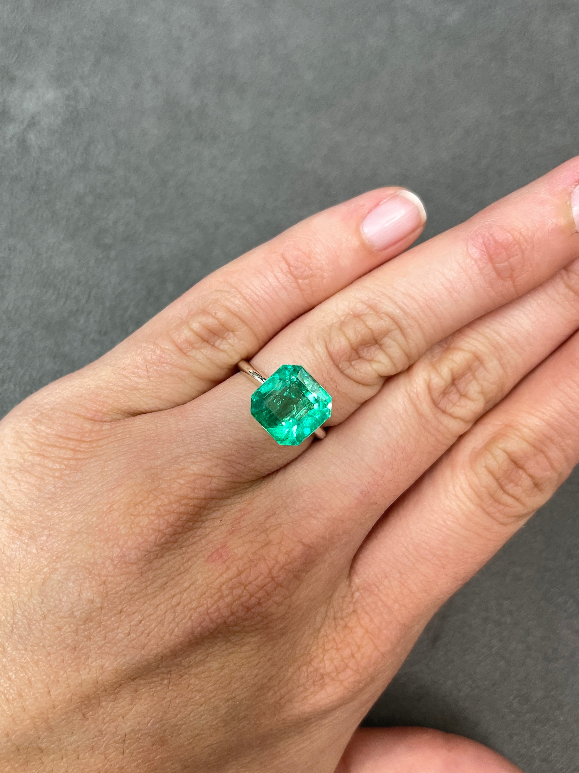 6.40 Carat 11x11mm Vivid Muzo Green Natural Loose Colombian Emerald Asscher Cut Gemstone for Jewelry Making, Engagement Rings & Luxury Gifts