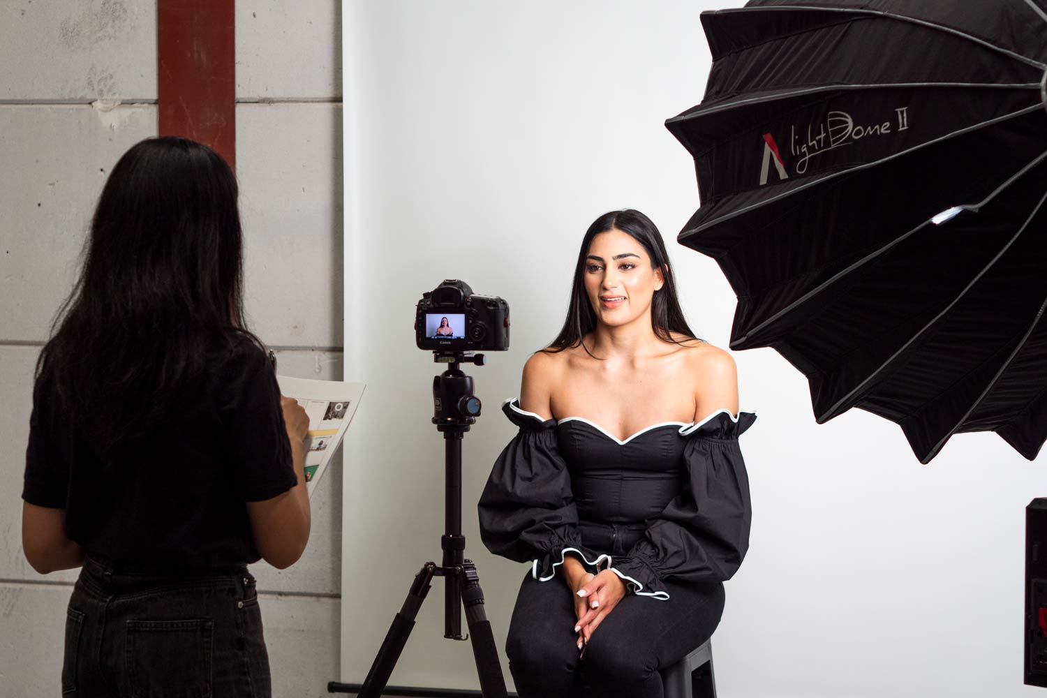 Mountable Pull Down Backdrop Screen - White | Instant Studio Background for Photography, Videos & Live Streaming | Perfect for Home Studios, YouTube Creators & Content Makers