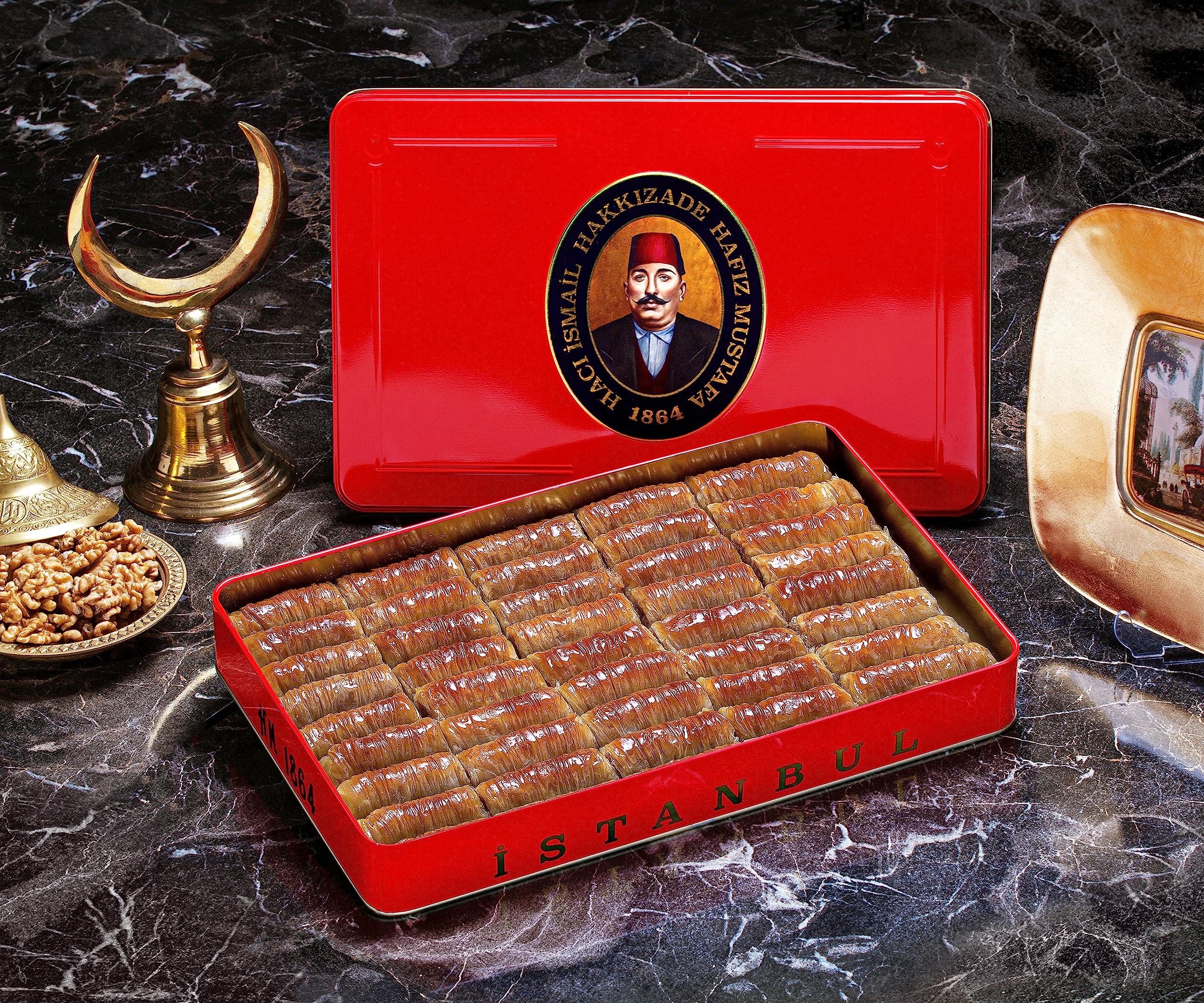 Hafiz Mustafa 1864 Istanbul Baklava Pastry Gift Box - Authentic Turkish Baklava Dessert with Fresh Phyllo Dough, Pistachios, Hazelnuts & Walnuts - Perfect for Birthdays, Christmas & Holiday Gifting | Enjoy as Sweet Treat, Party Dessert or Coffee Companion