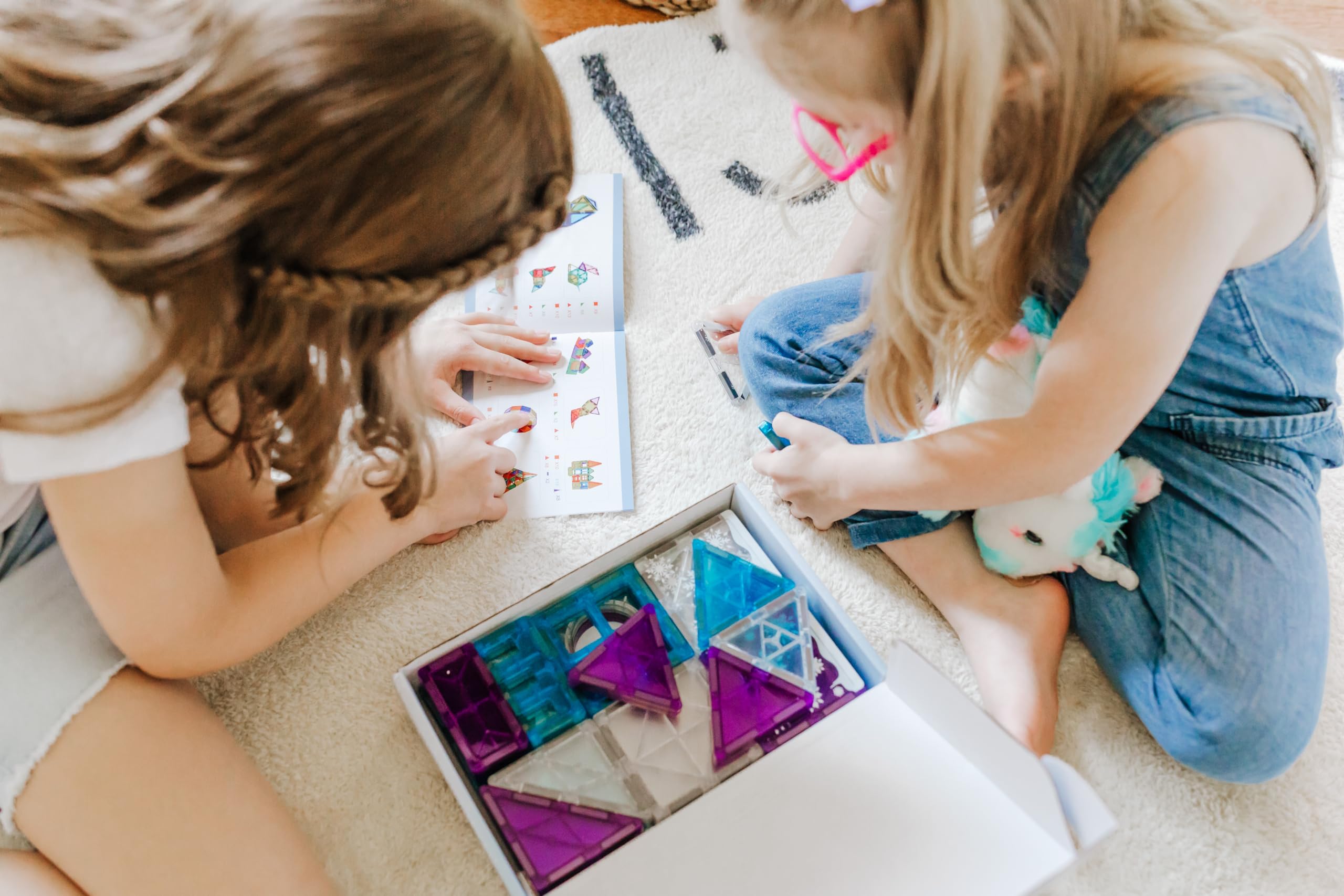 Magnetic Building Blocks for Kids - Arctic Animals & Winter Themed Tiles | STEM Learning Toys for Girls & Boys Ages 3-8 | Creative Construction Games | Perfect for Birthday Gifts & Preschool Educational Play