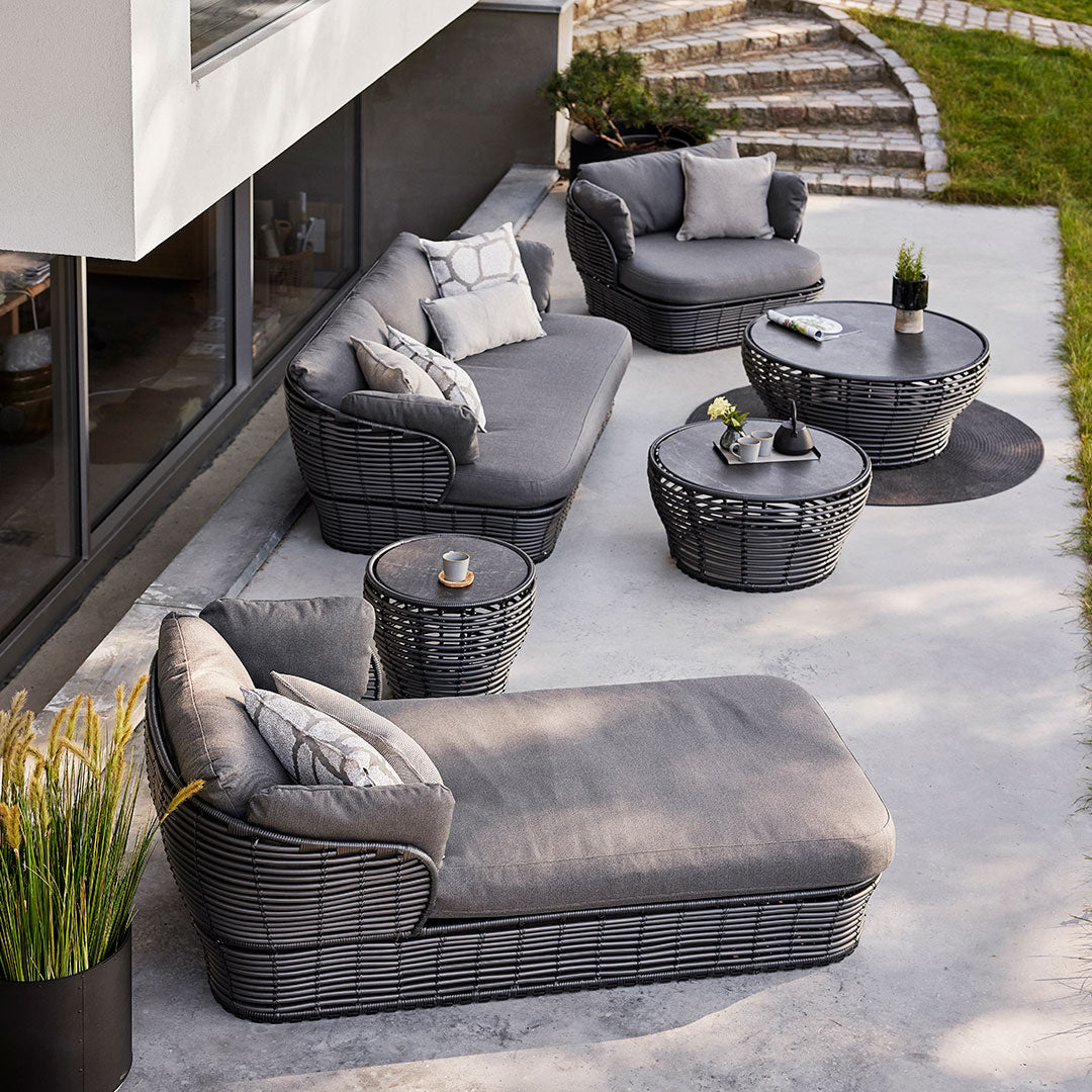 Outdoor Wicker Coffee Table - Small Patio Furniture for Garden, Balcony & Poolside Relaxation