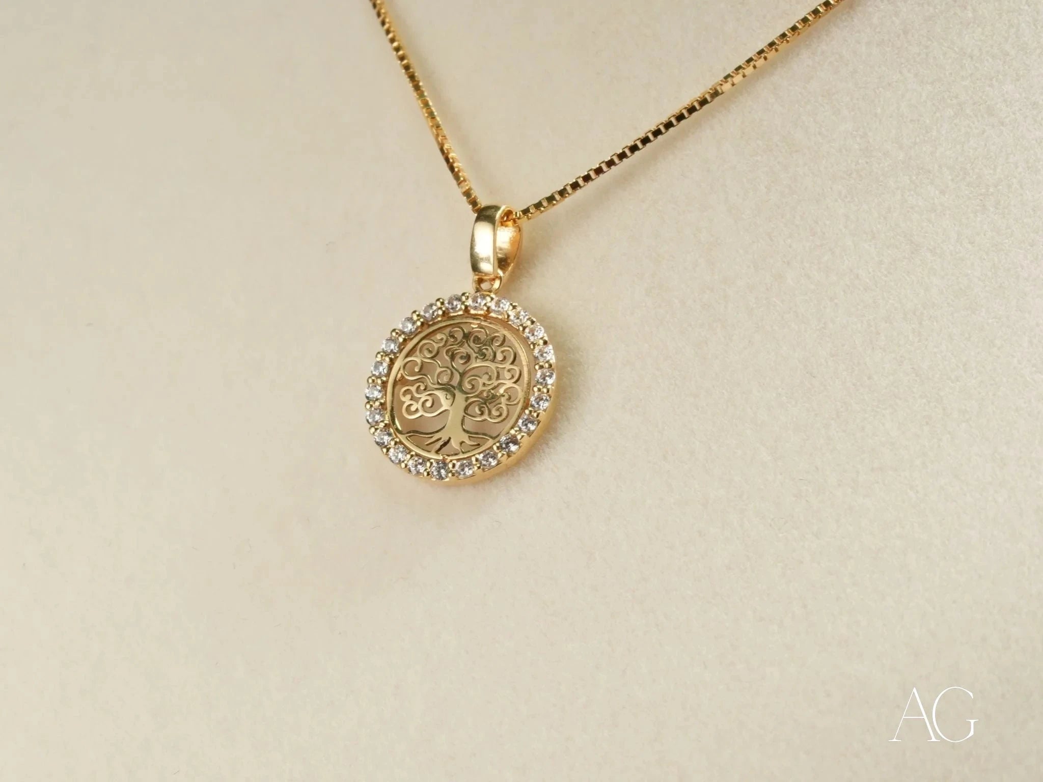 Golden Tree of Life Pendant Necklace - Spiritual Jewelry for Women & Men - Perfect for Meditation, Yoga & Gift Giving