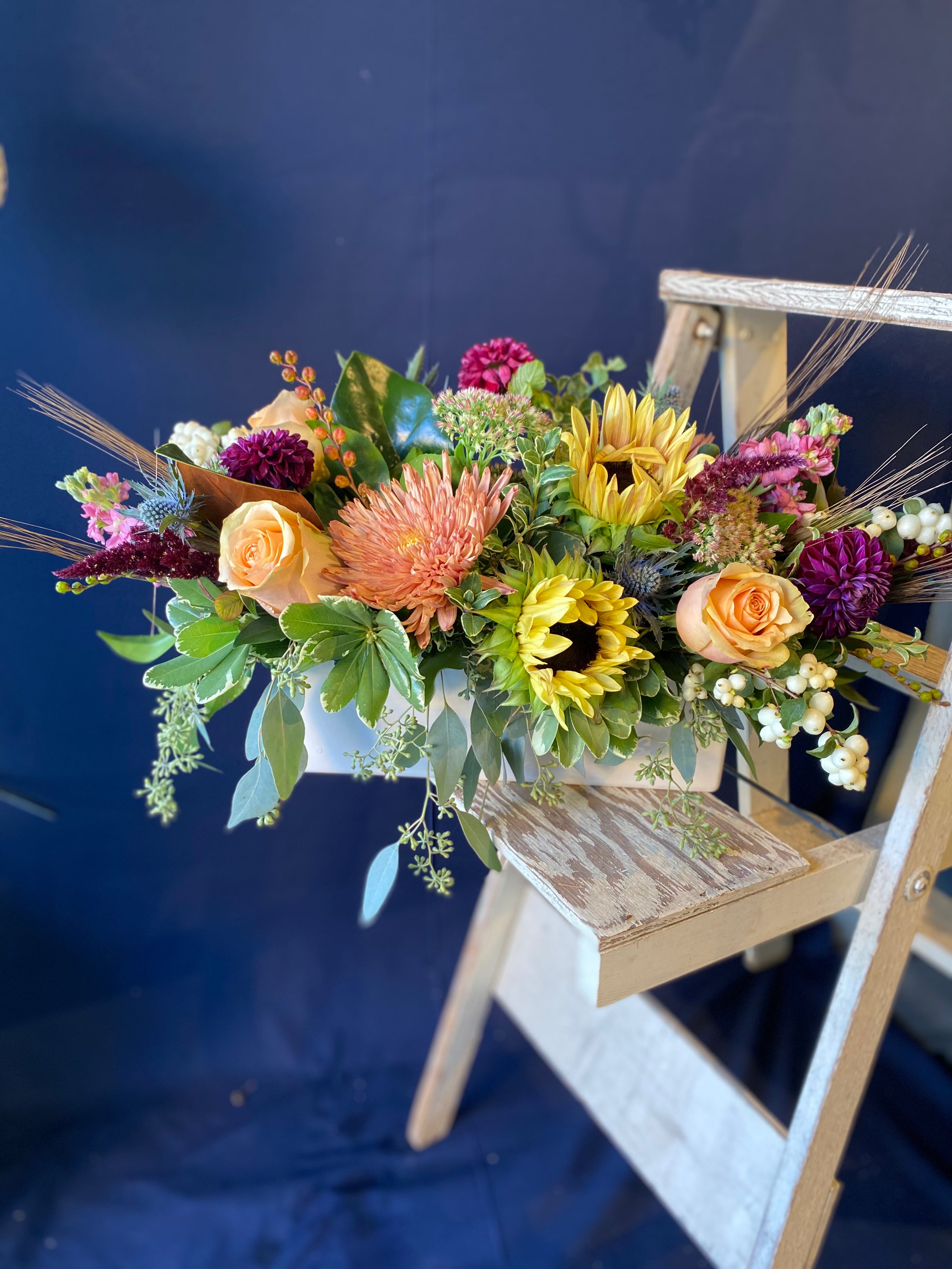 Elegant Fall Table Centerpiece in Muted Autumn Colors - Perfect for Thanksgiving Decor, Seasonal Home Decor & Autumn Wedding Table Settings