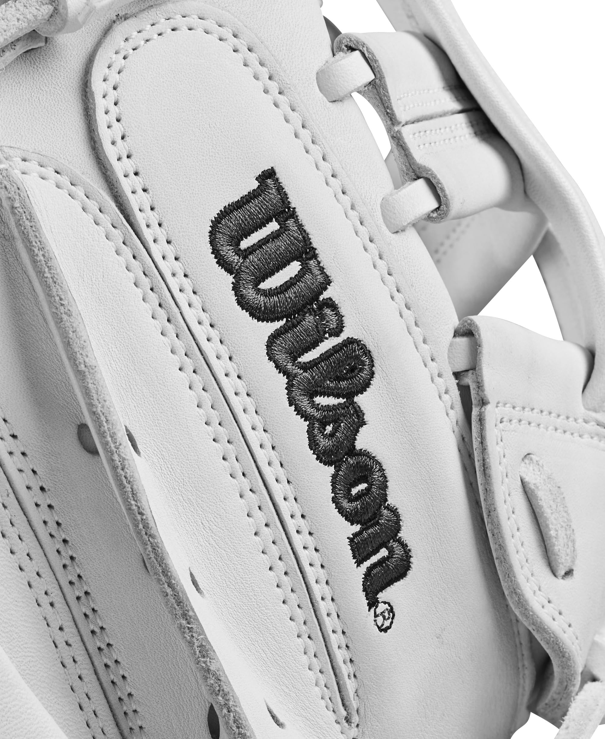 Wilson Fall 2024 A1000® CM33 33