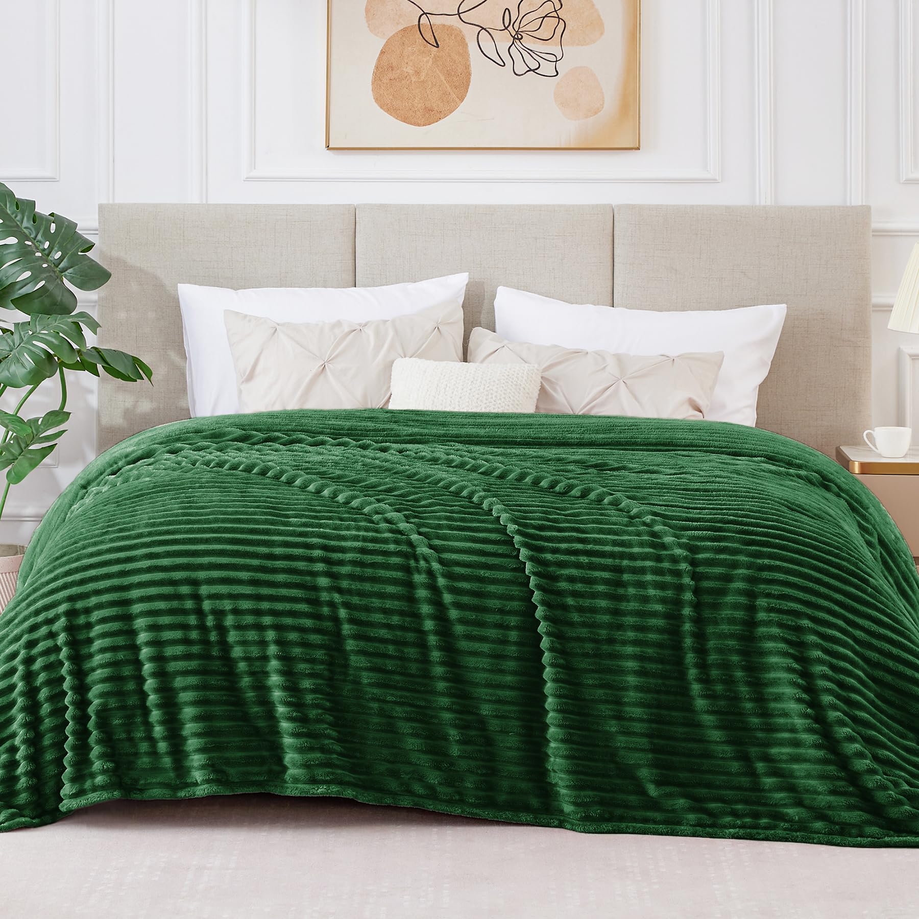 BEDELITE King Size Fleece Blanket - 3D Ribbed Jacquard Soft Warm Cozy Plush Throw Blanket for Bed, Couch, Sofa - Lightweight Fuzzy Decorative Blanket (Green, 108x90 inches) - Perfect for Winter Nights, Movie Time & Home Decor