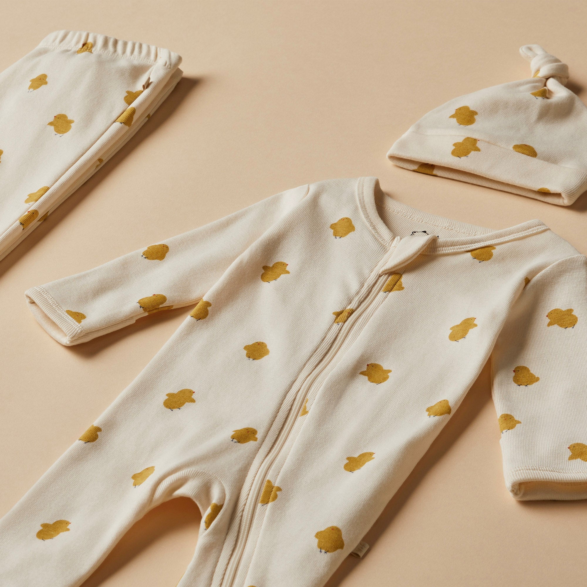 Organic Baby Zipsuit with Feet - Soft & Comfortable Little Chick Design for Newborns & Infants - Perfect for Sleepwear, Playtime & Everyday Outfits