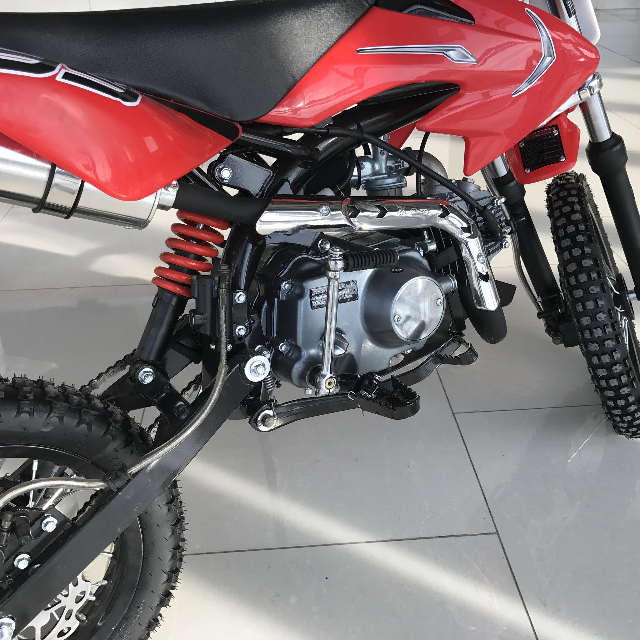 125cc Venom Dirt Bike 4 Stroke - Mamba Off-Road Motorcycle for Adults & Teens - Perfect for Trail Riding, Motocross & Backyard Adventures