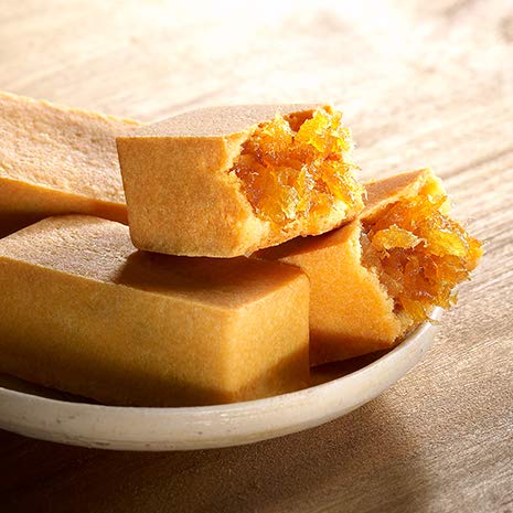 SunnyHills Premium Pineapple Cake & Apple Cake Gift Box - Taiwanese Pastry Delights | Perfect for Holidays, Corporate Gifts & Tea Time Snacks