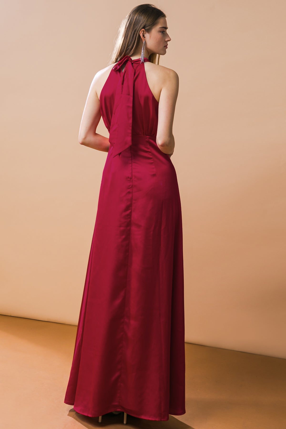 LOOKBOOK FAVORITE HALTER MAXI DRESS - Elegant Summer Beach Dress for Women, Perfect for Vacations, Weddings & Date Nights