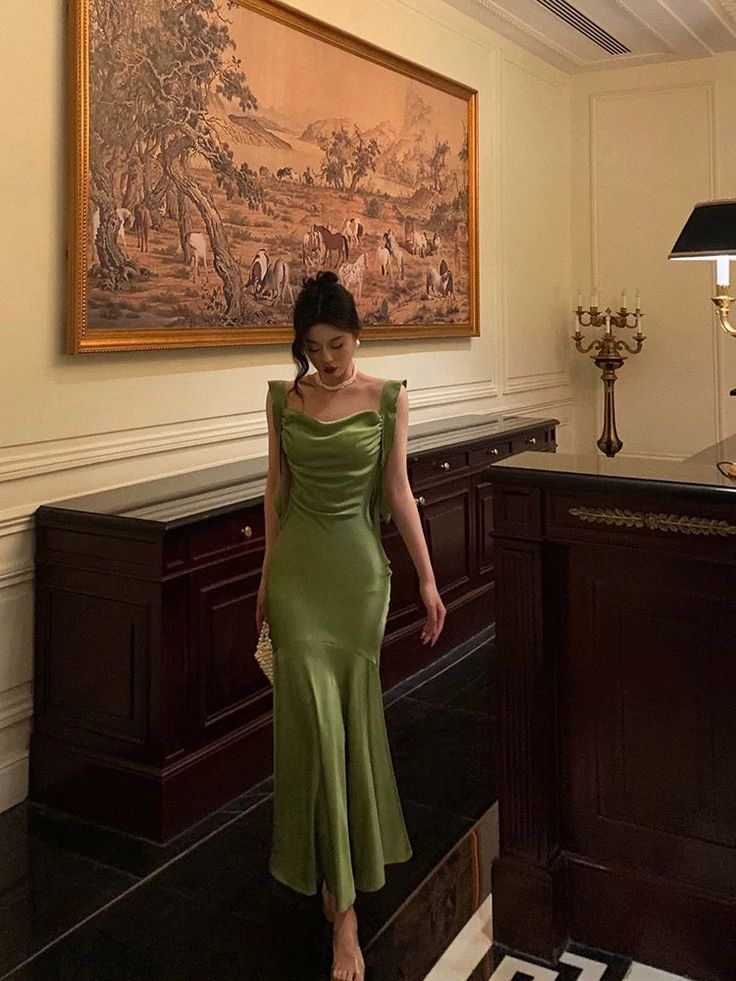Elegant Green Satin Prom Dress with Mermaid Straps - J6002 for Birthday Party, Homecoming, Formal Events & Special Occasions