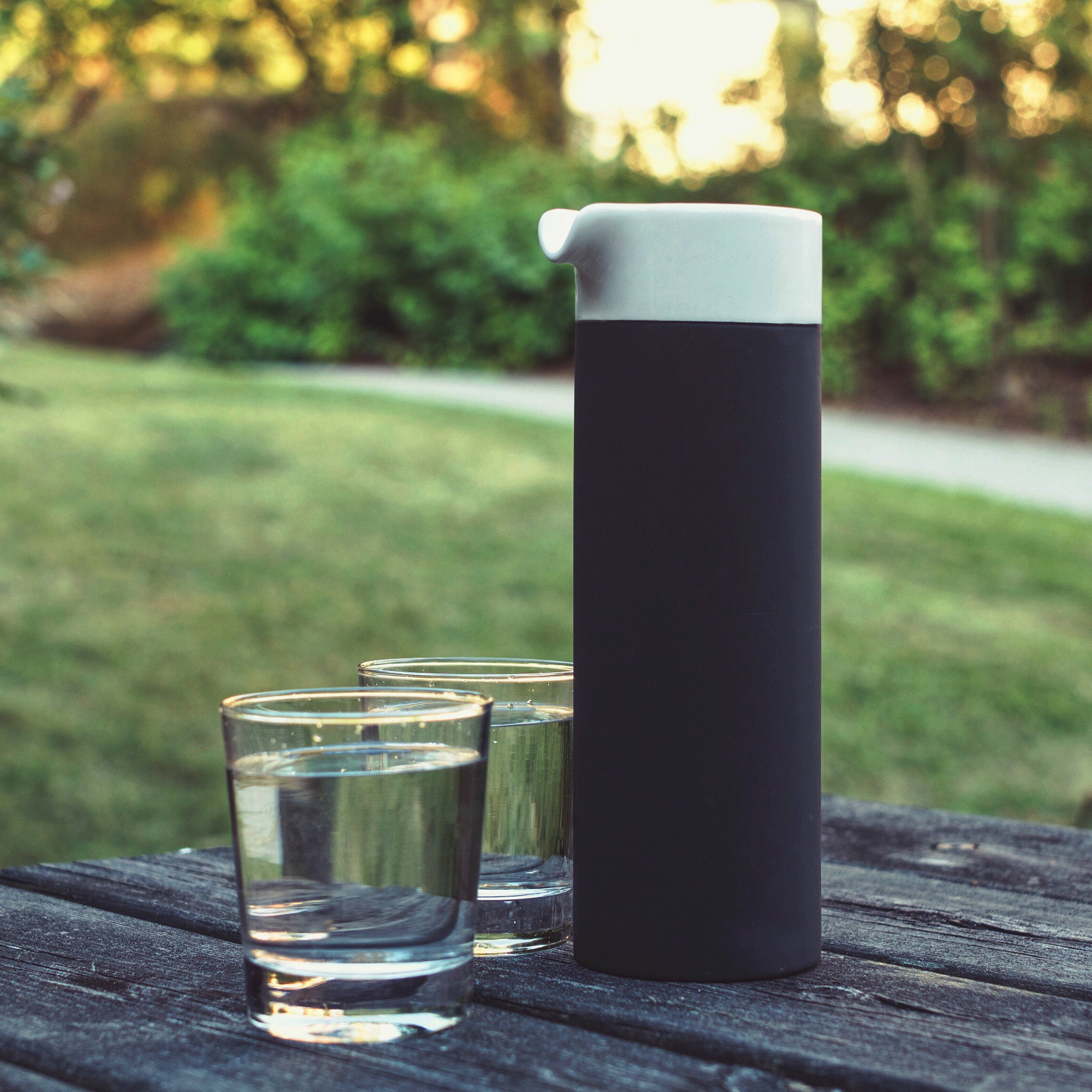 Premium White Ceramic Carafe with Natural Cooling - Elegant Water Pitcher for Iced Tea, Lemonade & Summer Beverages - Perfect for Home, Office & Outdoor Gatherings