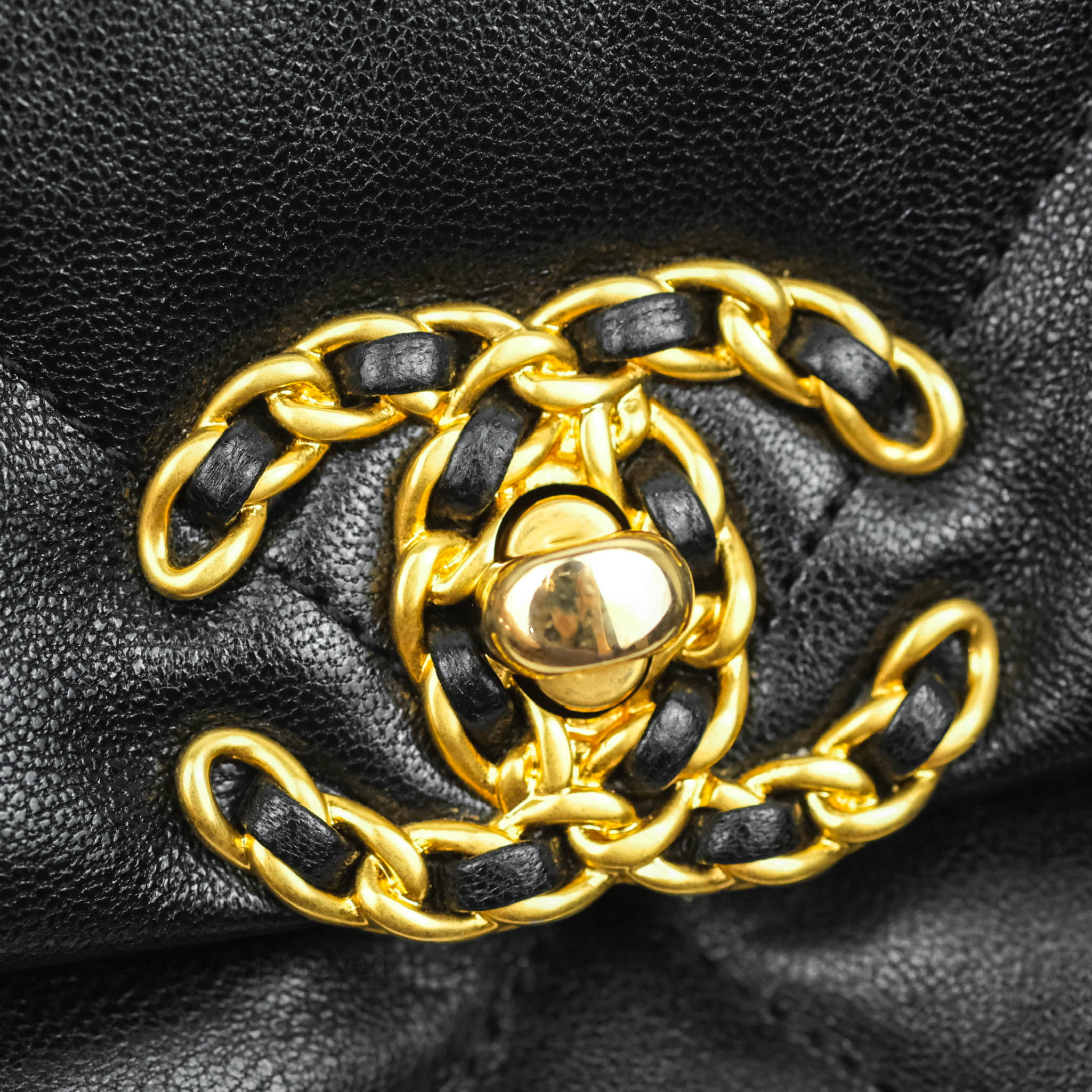 Chanel 19 Medium Flap Bag in Black Goatskin Leather with Mixed Hardware - Luxury Handbag for Women, Perfect for Work, Evening Events & Everyday Use