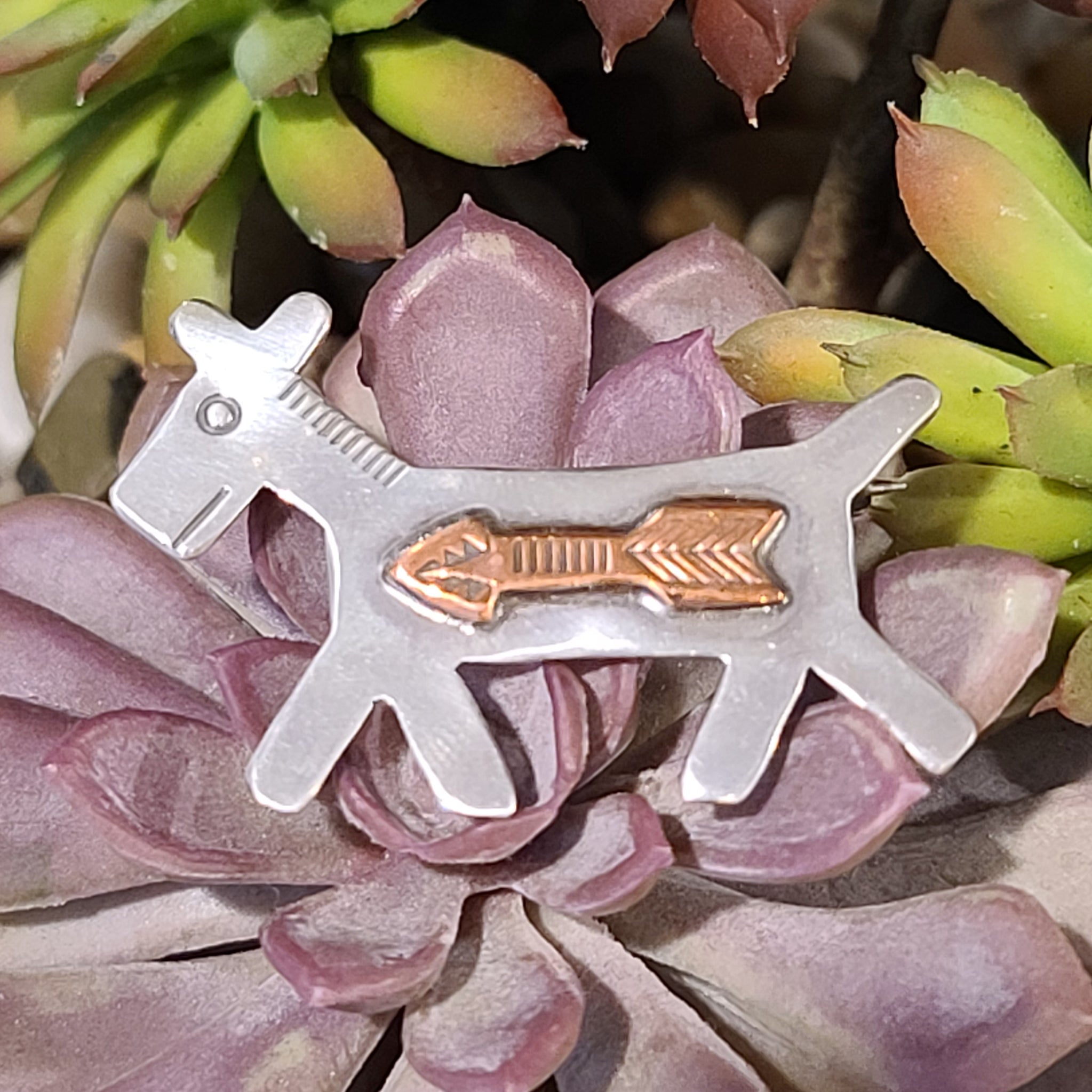 Peyote Bird Designs Animal Arrow Pin - Handmade Beaded Brooch for Jackets, Hats & Bags - Native American Inspired Jewelry for Women & Men - Perfect for Festivals, Gifts & Boho Fashion