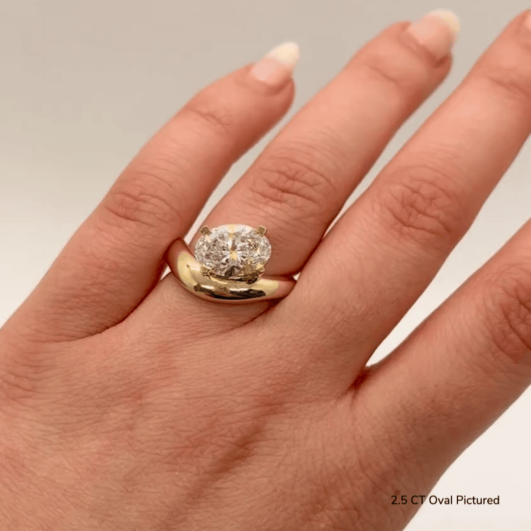 Elegant Cloud Oval Ring for Women - Dainty Minimalist Silver or Gold Stackable Band - Perfect for Everyday Wear, Gift Giving & Special Occasions
