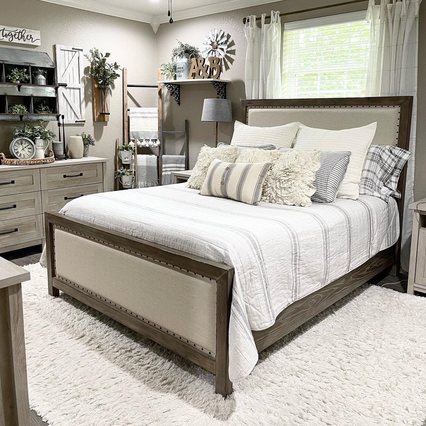 Farmhouse Stripe Reversible Comforter Set - Queen Size, Soft Breathable Cotton Bedding - Perfect for Cozy Bedroom Decor & Guest Room Styling