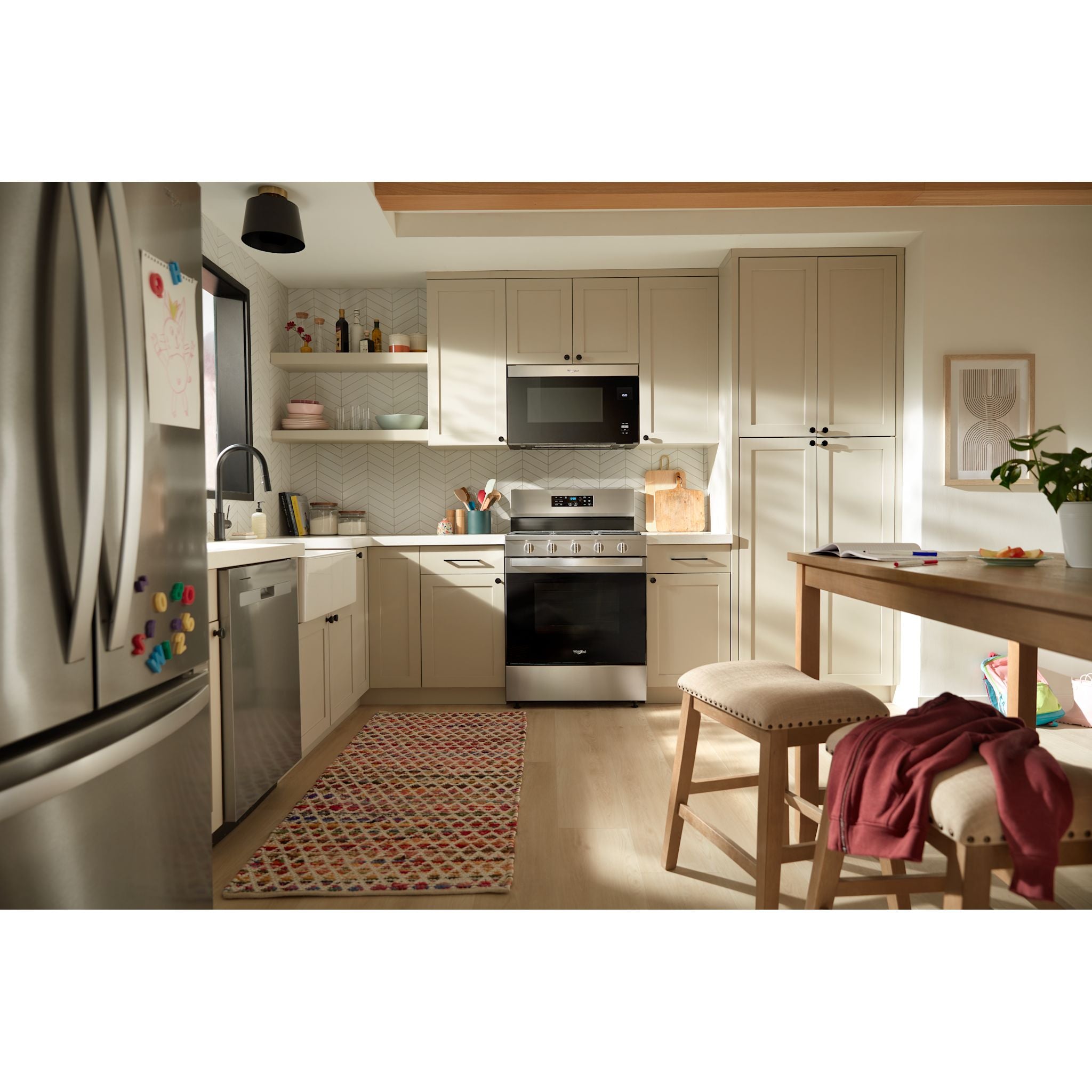 Whirlpool 30-Inch Gas Range WFGS5030RZ - Fingerprint Resistant Stainless Steel Stove with 5 Sealed Burners - Perfect for Home Kitchen Cooking, Baking & Entertaining