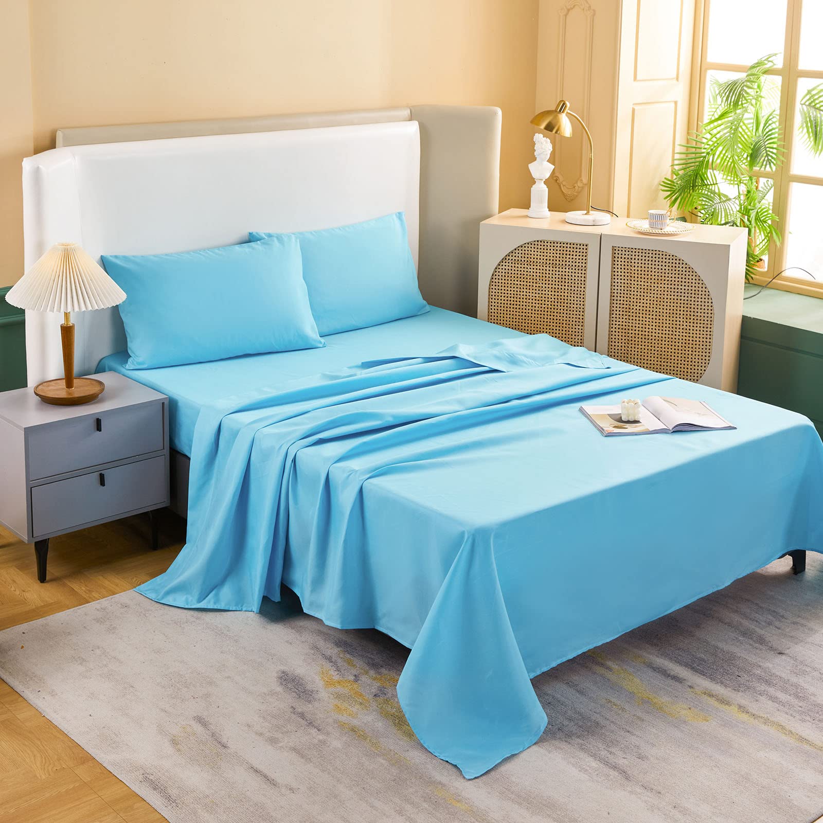 Bedbay Coastal Bedding Set 8-Piece Queen Size - Lightweight Summer Comforter & Quilt Set in Turquoise Ocean Design, Perfect for Beach-Themed Rooms, Teen Girls & Women Bedrooms | Breathable Bed in a Bag for Warm Weather & Coastal Decor