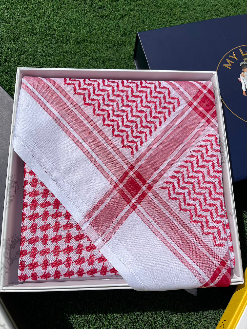 Unisex Red & White Shemagh Keffiyeh Scarf - Arabic Cotton Head Wrap for Men & Women - Perfect for Outdoor, Hiking, and Fashion Accessories