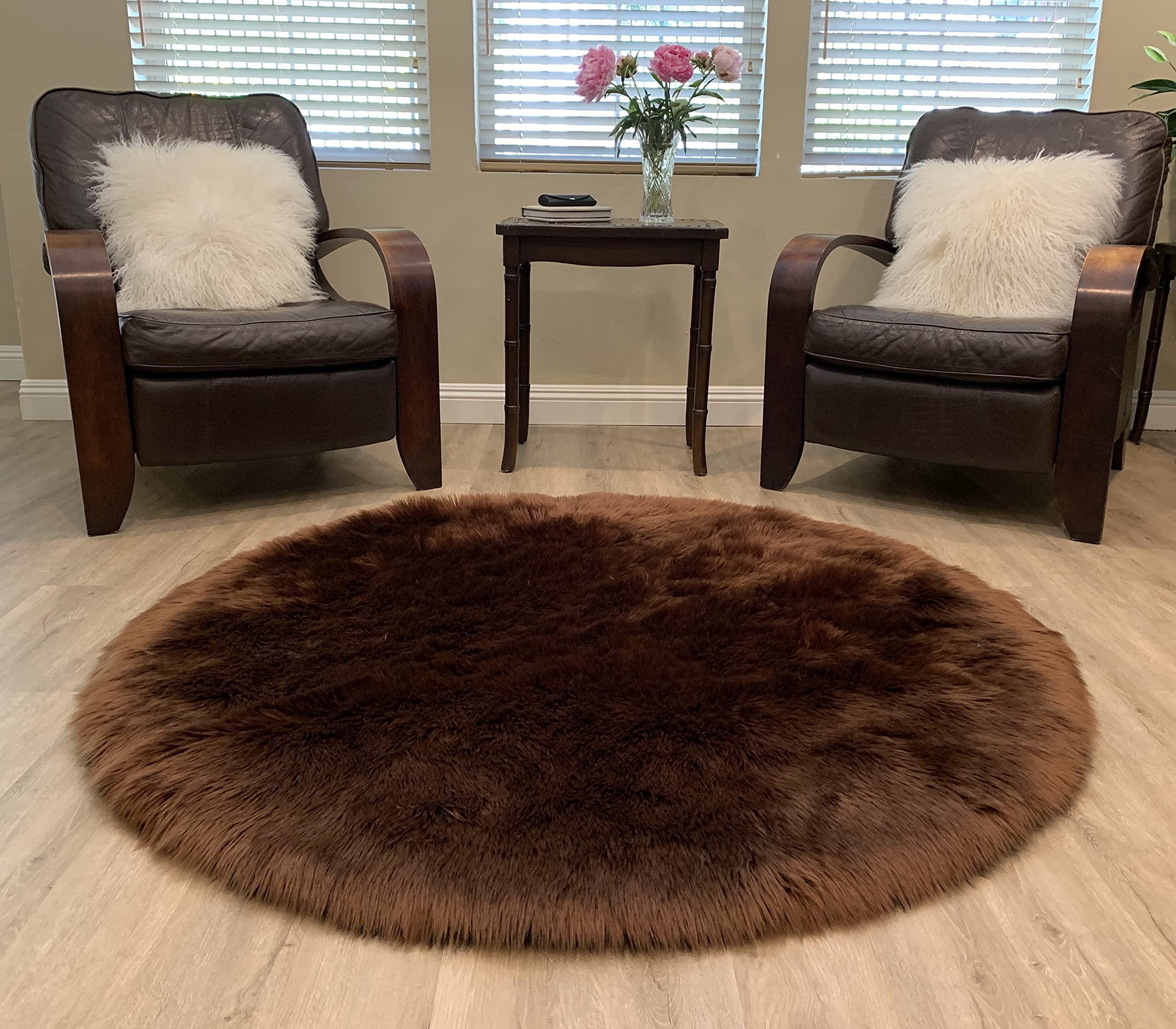 LAMBZY Faux Sheepskin Super Soft Hypoallergenic Silky Round Shag Rug - 3'6