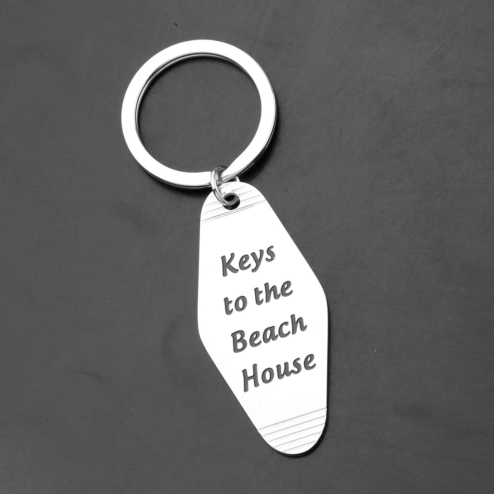 ENSIANTH Beach House Keychain - Lake & Cabin Vacation Home Keychain - Personalized Hotel Keychain Gift for Beach Lovers (Perfect for Vacation Rentals, Airbnb Hosts & Coastal Home Decor)