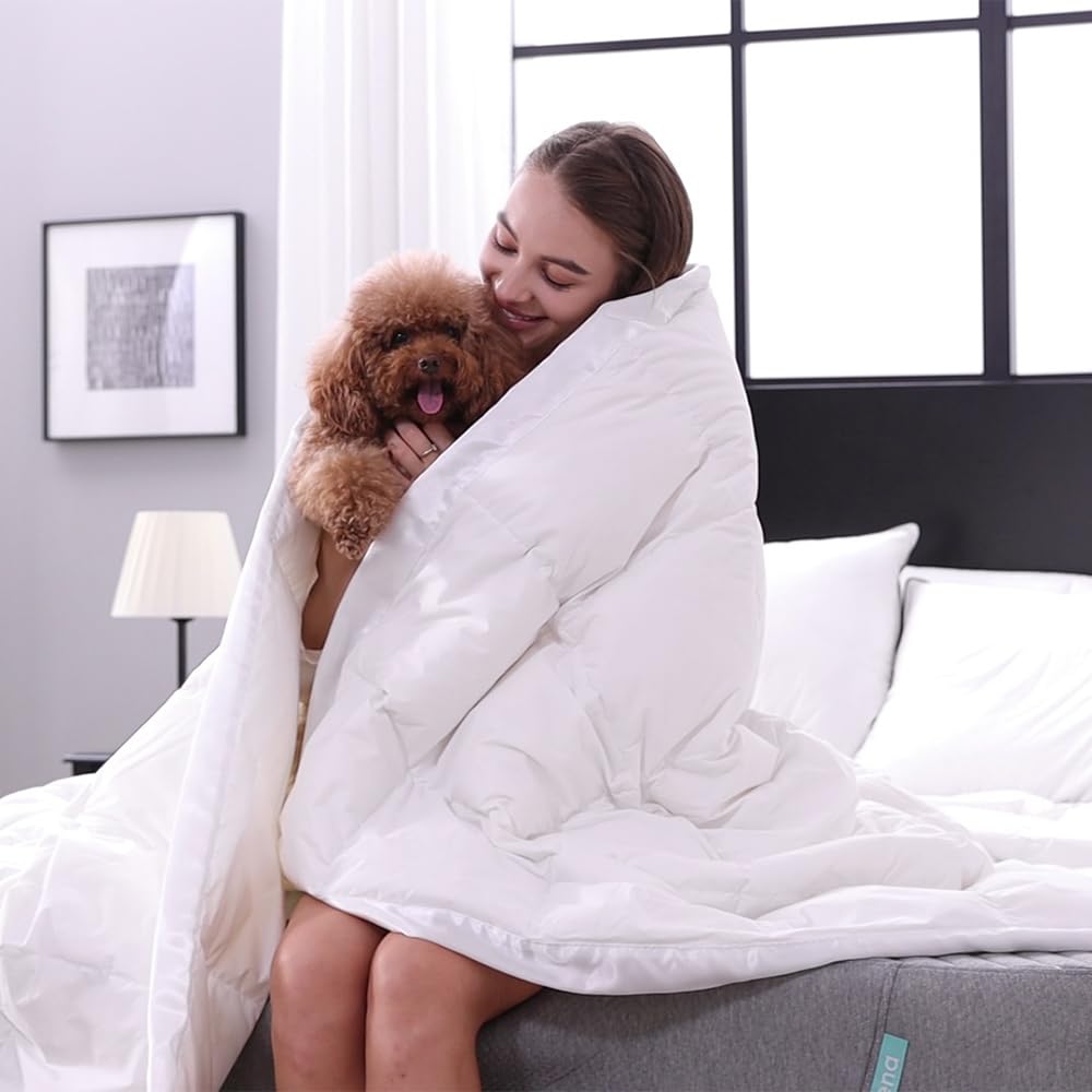 APSMILE Lightweight Down Alternative Blanket - California King Size Summer Cooling Comforter, Ultra-Soft Breathable Thin Quilt with Satin Trim (Cream White) | Perfect for Hot Sleepers, Air Conditioning Use & Guest Bedrooms
