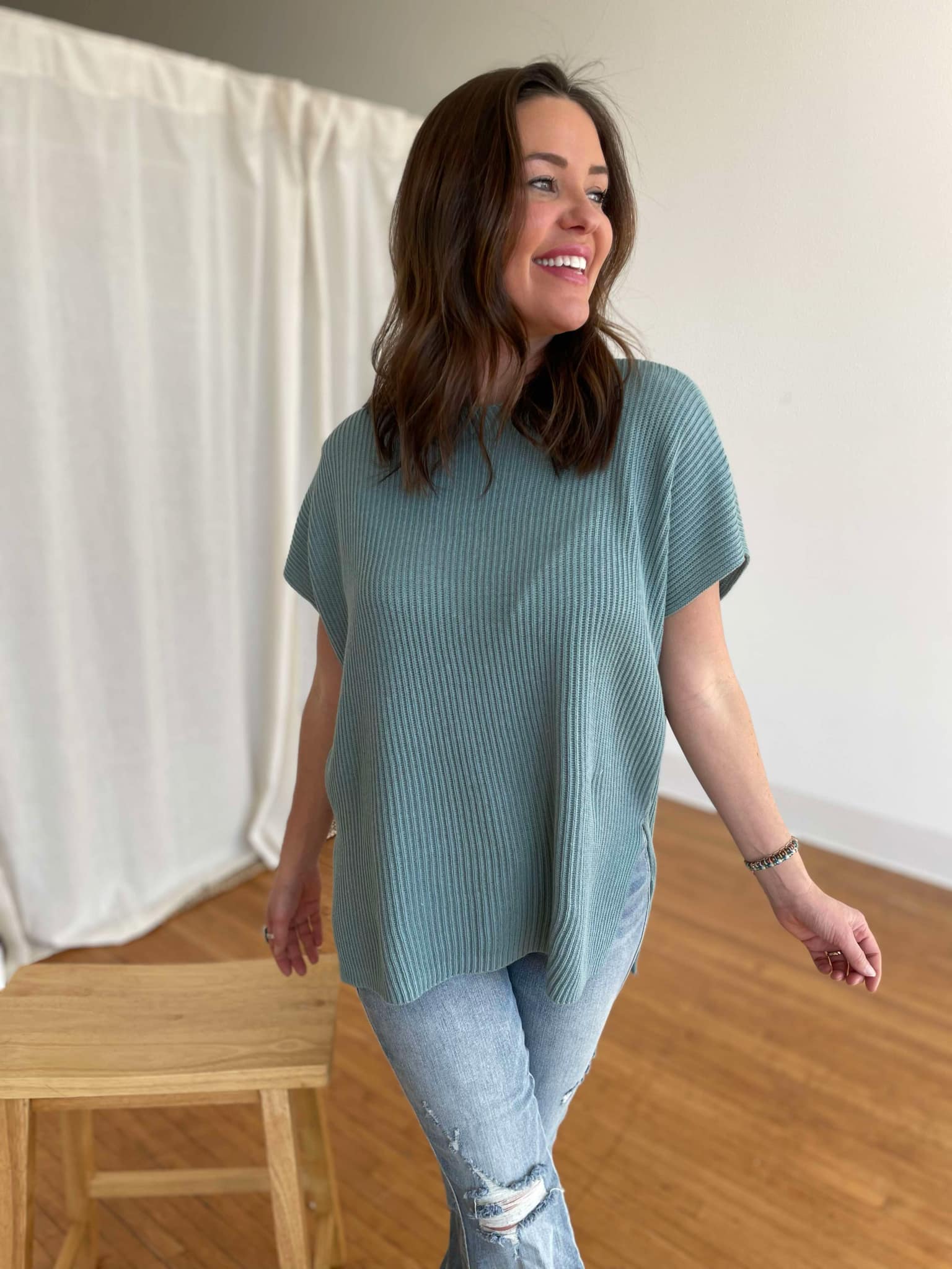 PREORDER: Stylish Day On The Town Sweater for Women - 2 Color Options | Cozy Knit Pullover for Casual Outings & Fall Fashion