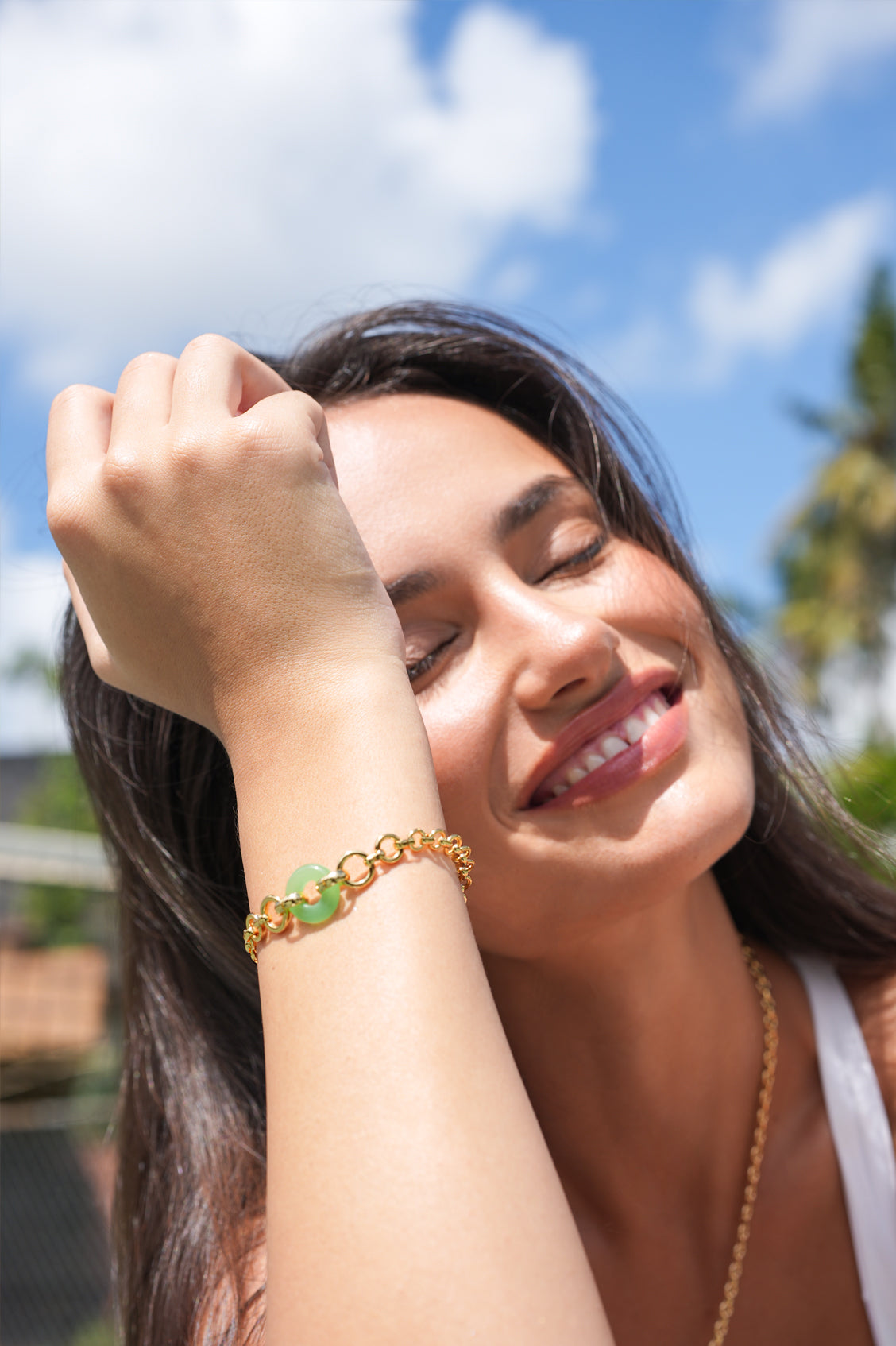 Green Quartz Graduated Link T-Bar Bracelet for Women | Elegant Crystal Healing Jewelry for Everyday Wear & Special Occasions