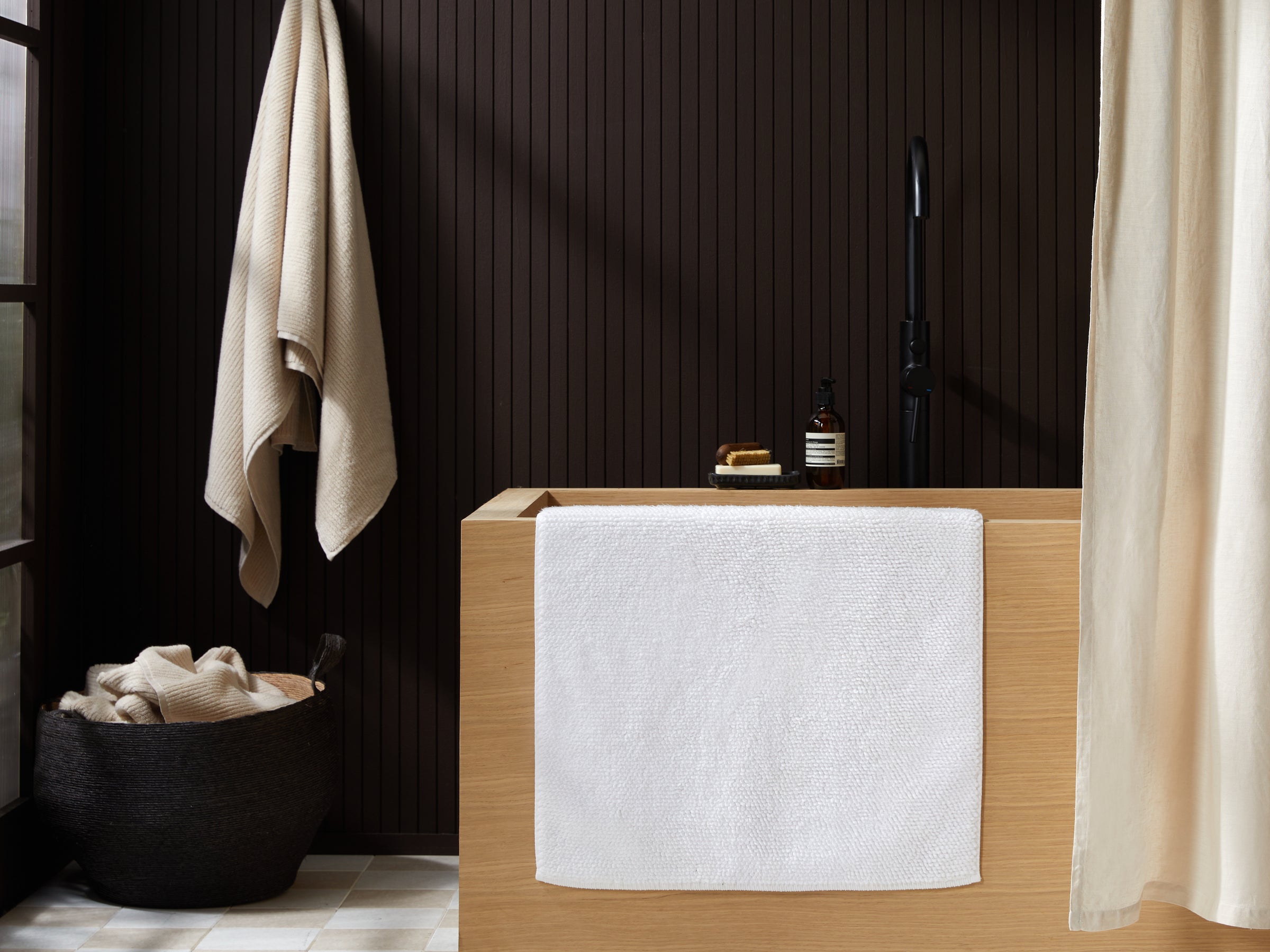 Soft and Absorbent Looped Bath Rug - Non-Slip Bathroom Mat for Shower, Tub & Bathroom Floor - Machine Washable - White - Perfect for Bathroom Safety and Comfort