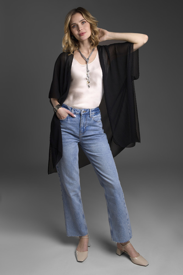 Elegant Black Pleated Short Kimono Robe - Lightweight Loungewear for Women, Perfect for Spa, Yoga, and Relaxation at Home
