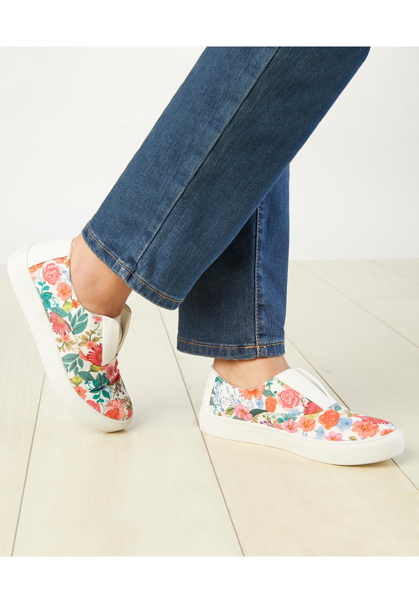 Comfortview Women's Wide Width The Maisy Sneaker - Lightweight Walking Shoes for Women with Arch Support | Perfect for Work, Travel & Everyday Wear
