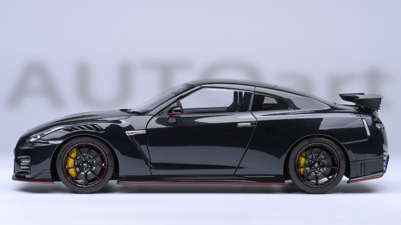 1:18 AUTOart Nissan GT-R R35 NISMO 2022 Special Edition Diecast Model Car - Meteor Flake Black Pearl - Collector's Item for Display & Racing Enthusiasts