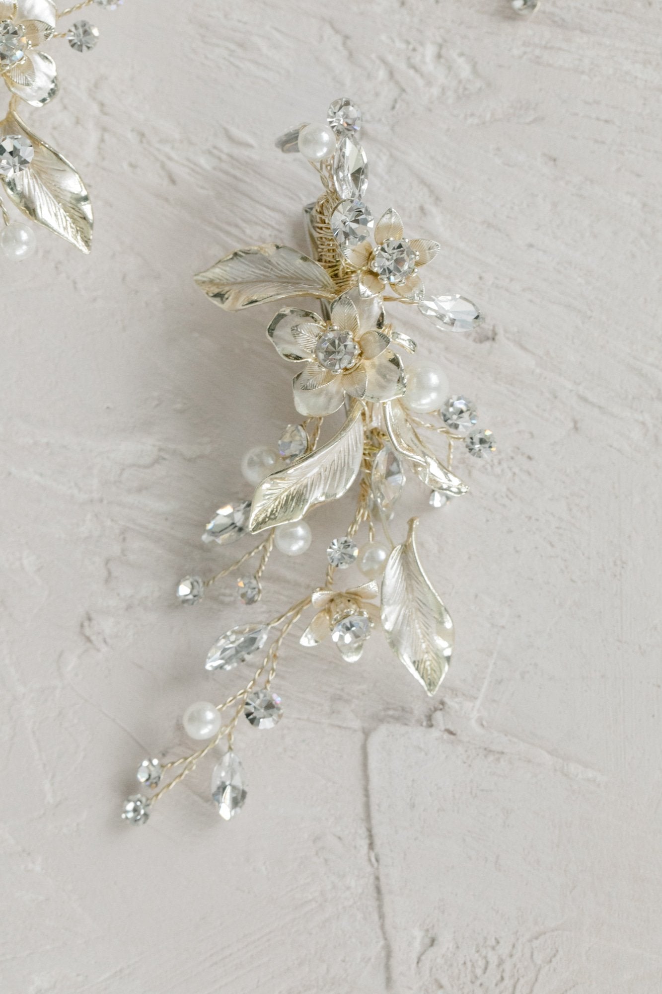 Gilded Leaves Hair Clip Set - Elegant Gold Hair Accessories for Women, Perfect for Weddings, Parties & Everyday Wear